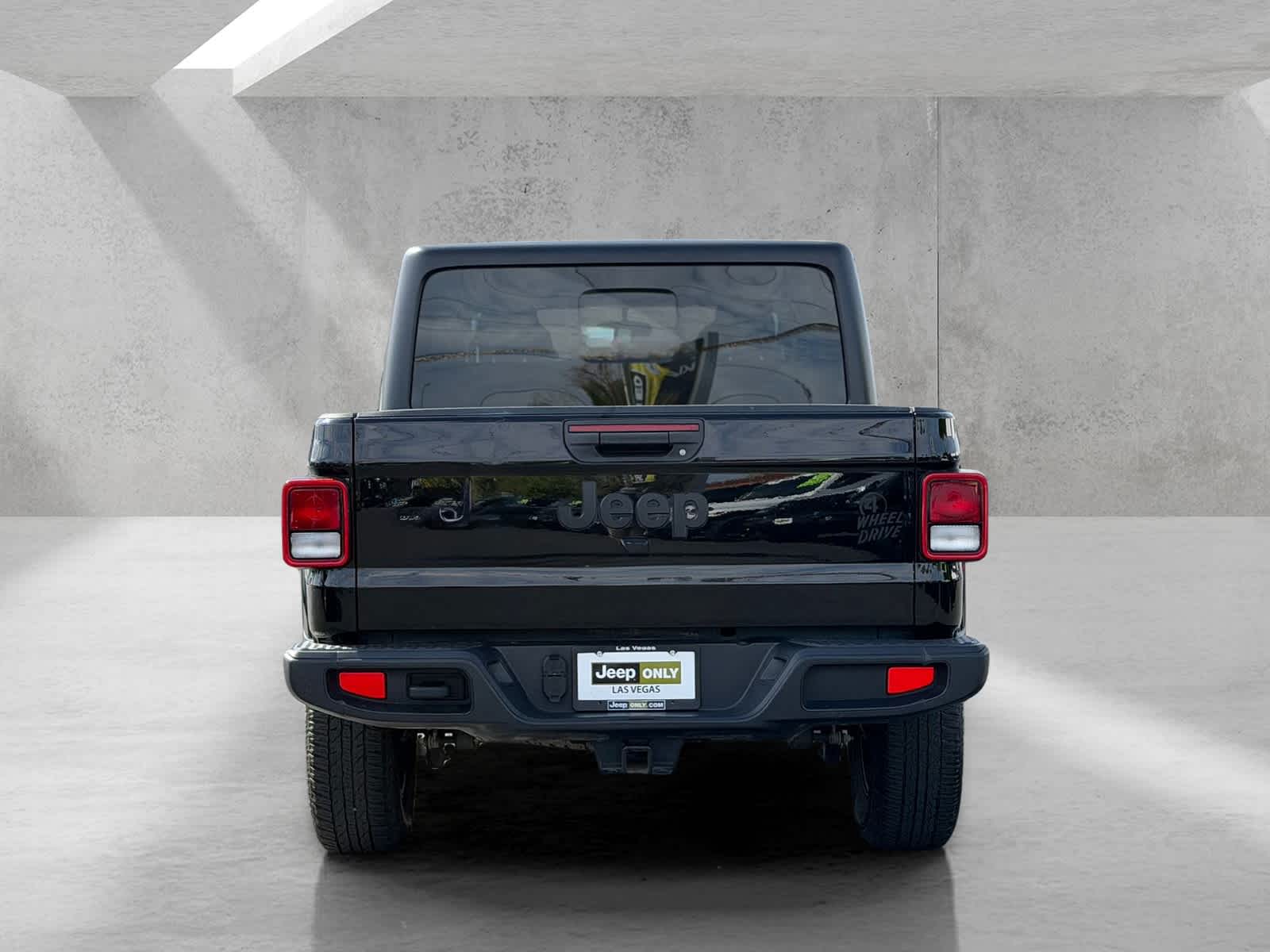 Thumbnail: 2022 Jeep Gladiator - 11