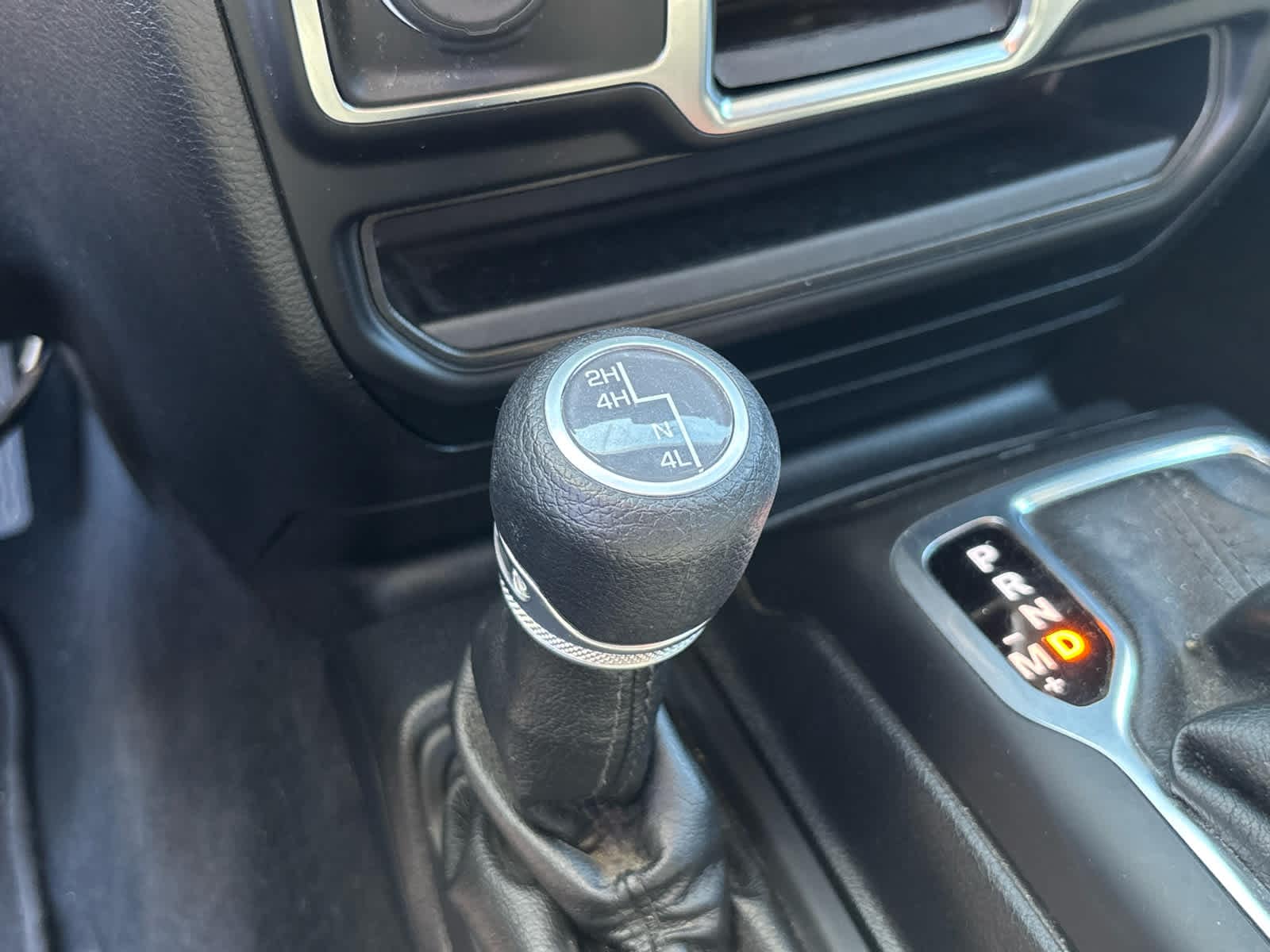 Thumbnail: 2021 Jeep Gladiator - 30