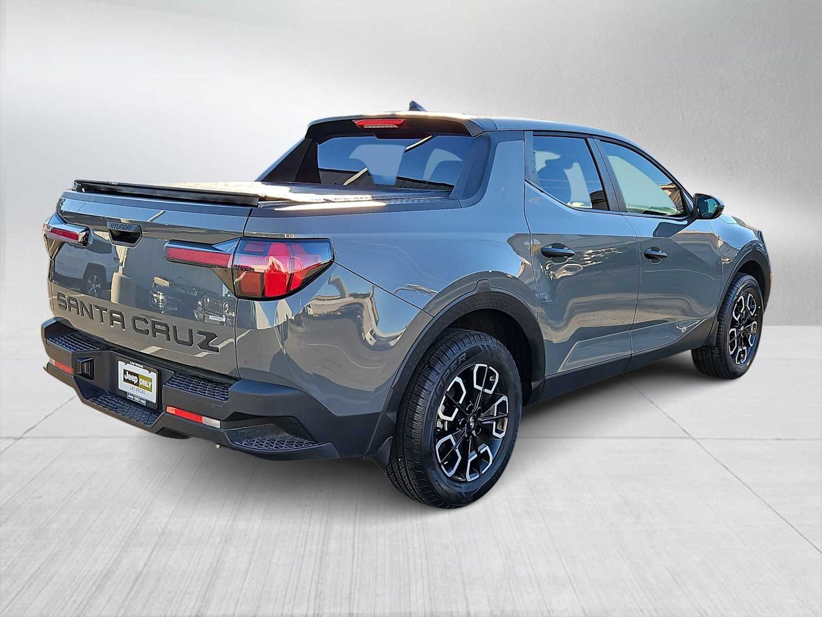 Thumbnail: 2023 Hyundai Santa Cruz - 8