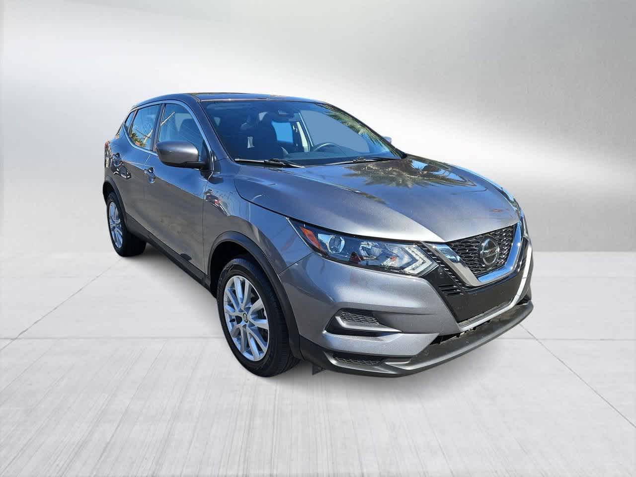 Thumbnail: 2021 Nissan Rogue Sport - 2