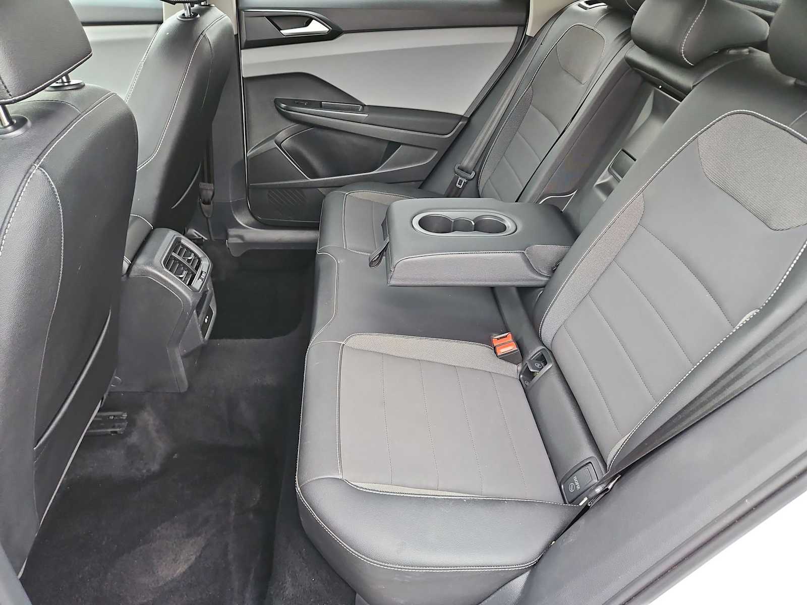 Thumbnail: 2022 Volkswagen Taos - 19