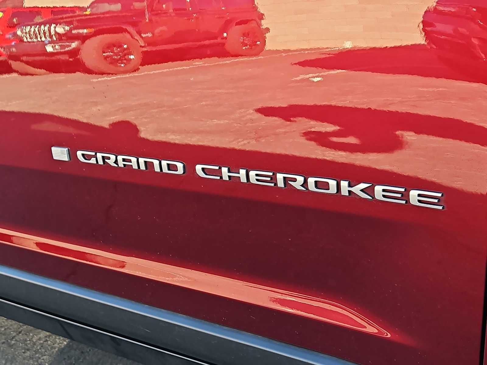 Thumbnail: 2025 Jeep Grand Cherokee - 12