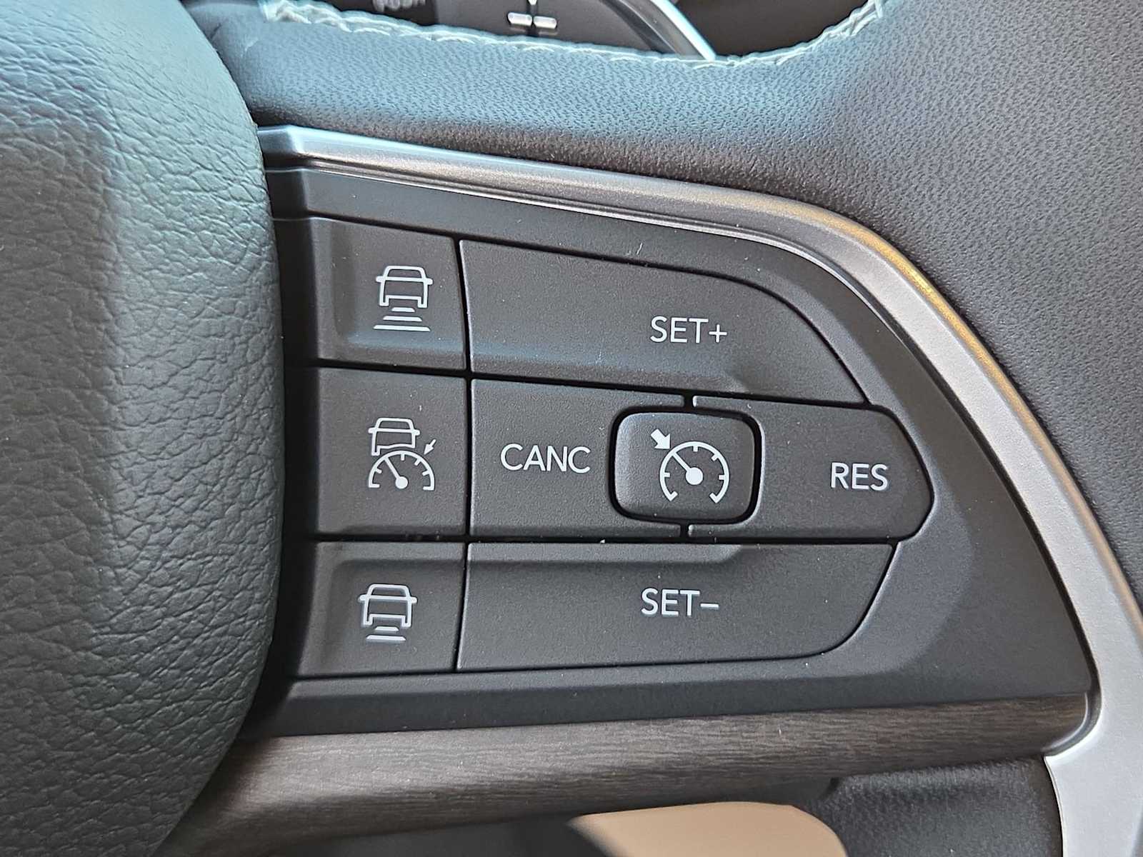 Thumbnail: 2025 Jeep Grand Cherokee - 26