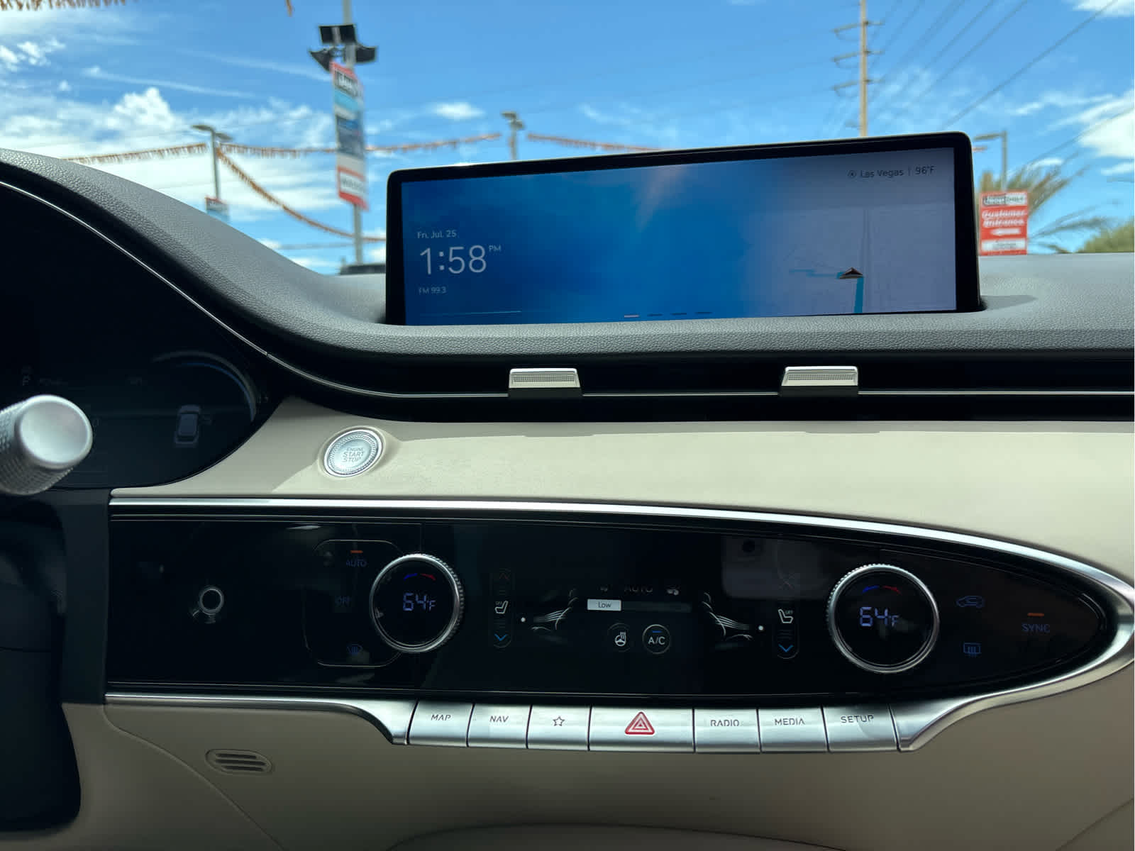 Thumbnail: 2023 Genesis GV70 - 18