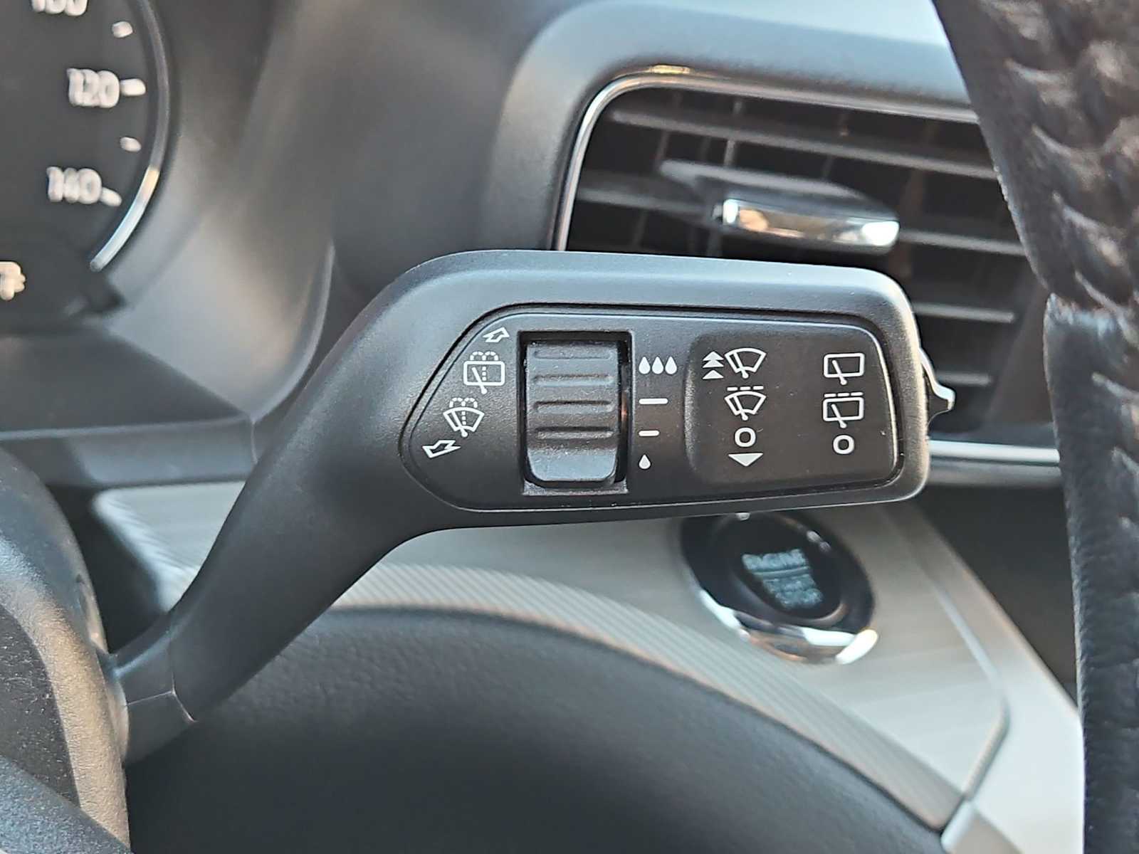 Thumbnail: 2022 Ford Explorer - 27