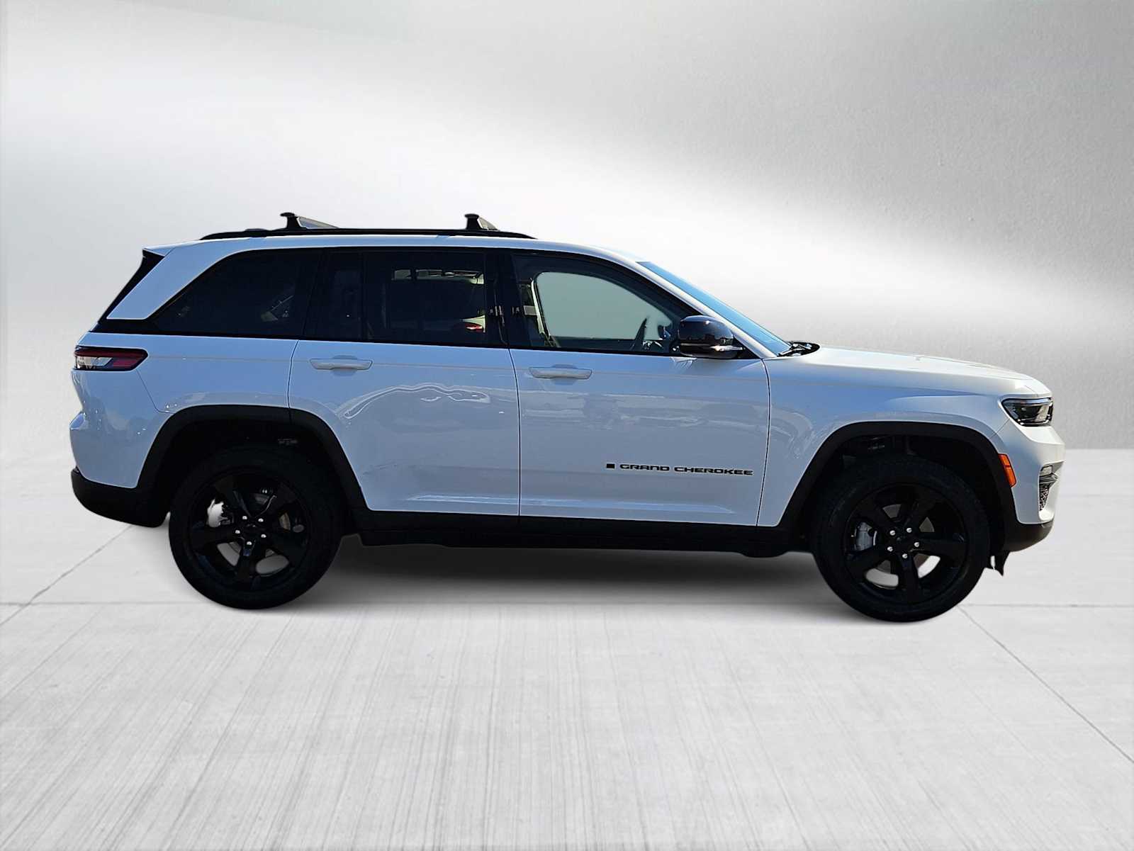 Thumbnail: 2023 Jeep Grand Cherokee - 9