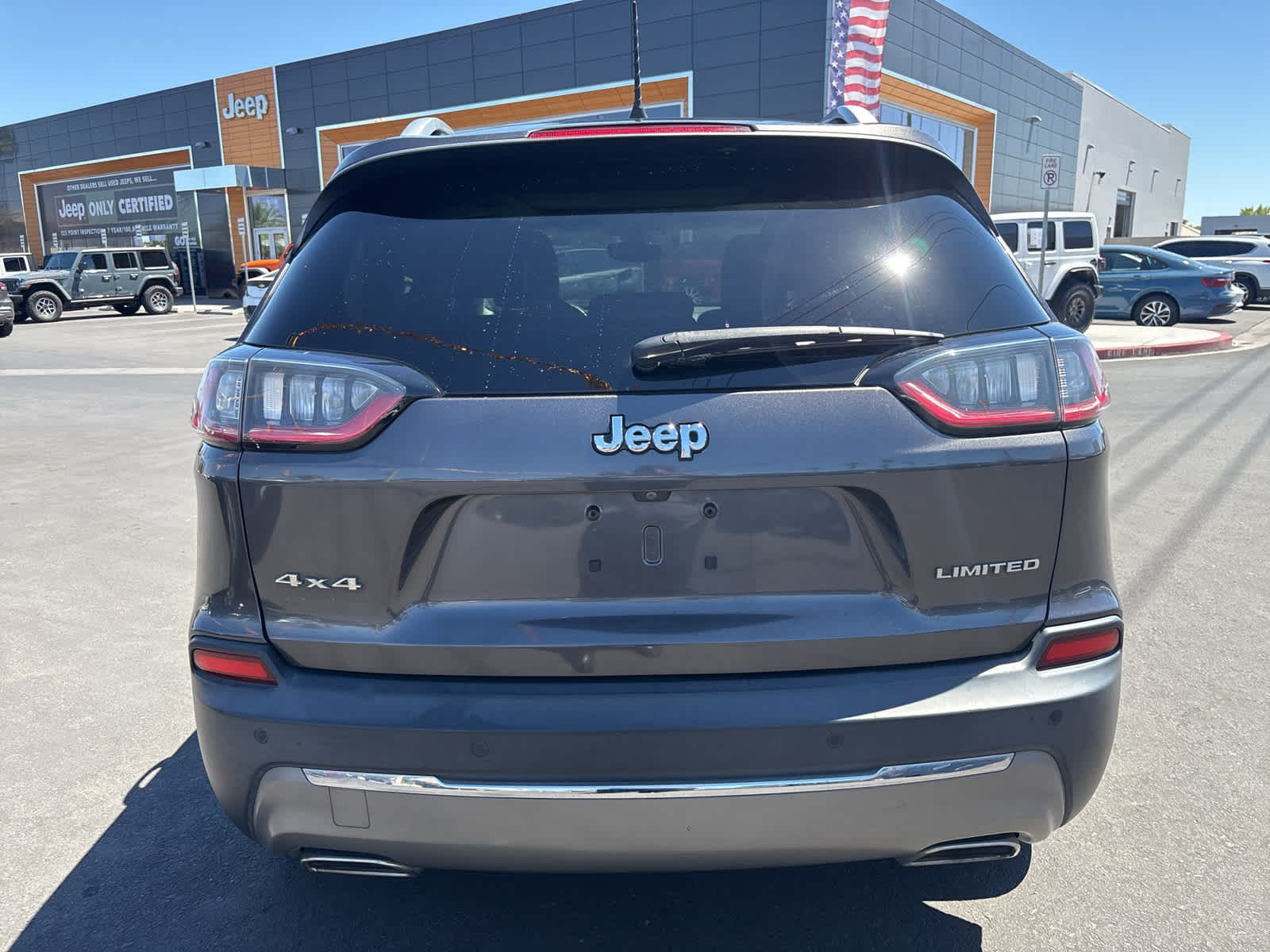 Thumbnail: 2019 Jeep Cherokee - 6