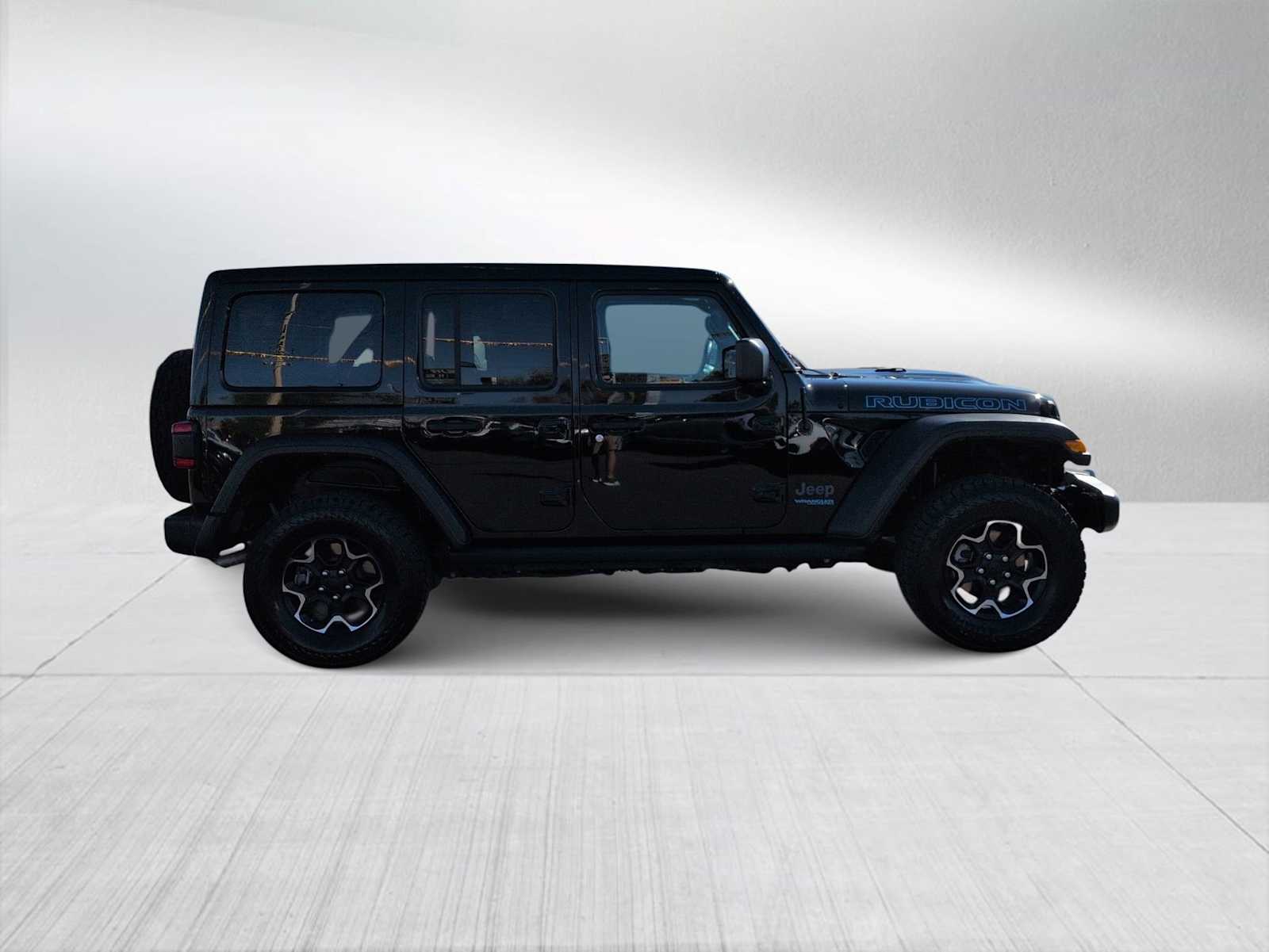 Thumbnail: 2021 Jeep Wrangler - 18
