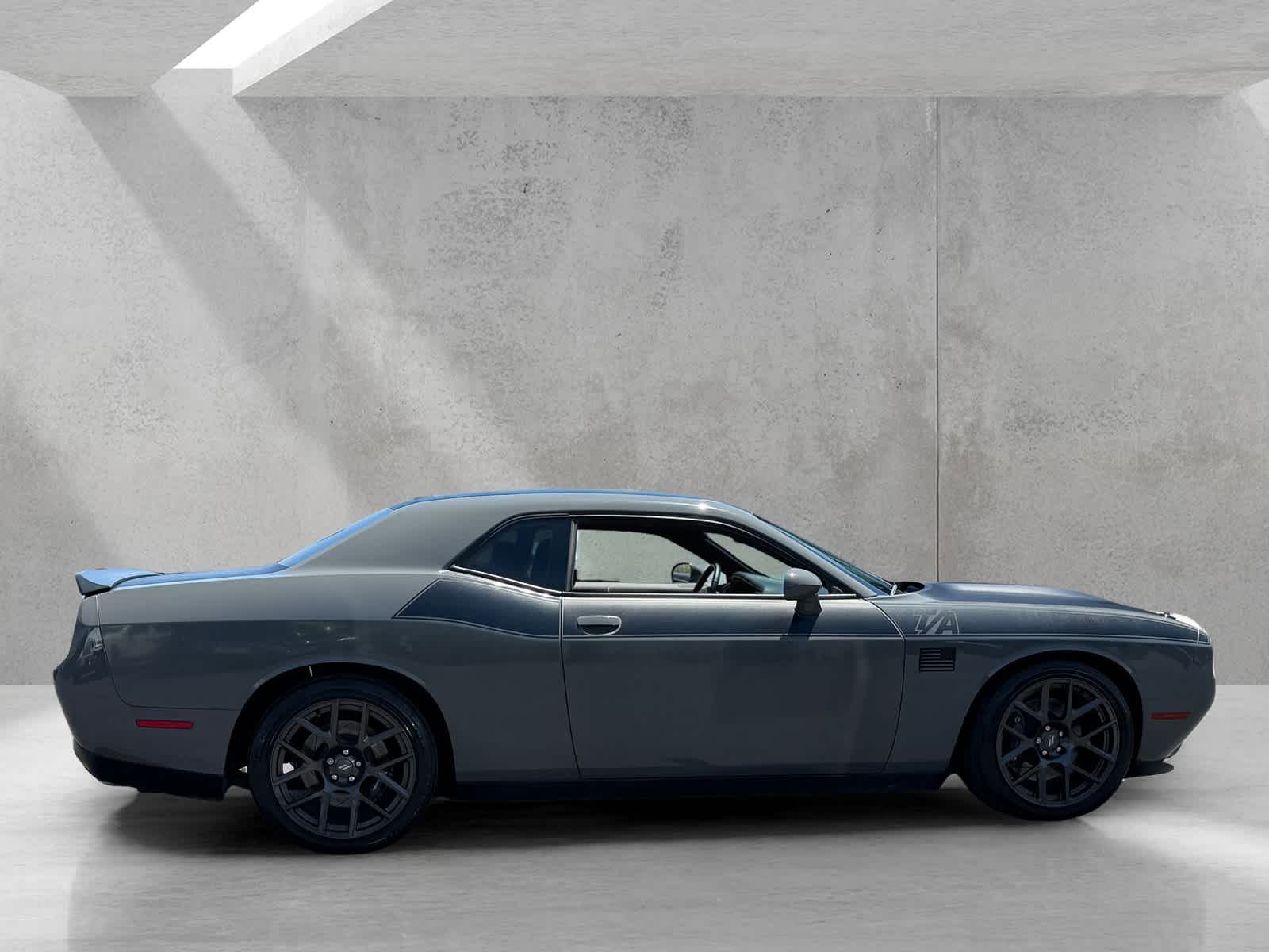 Thumbnail: 2018 Dodge Challenger - 6