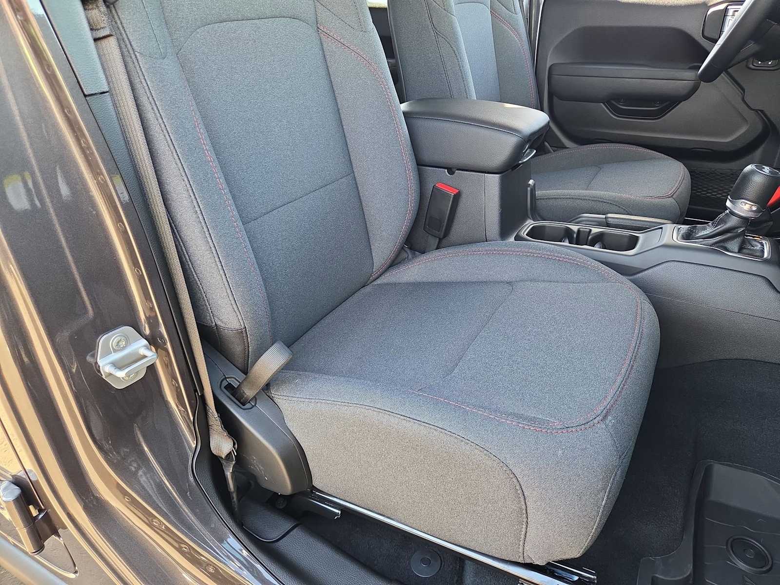 Thumbnail: 2025 Jeep Wrangler - 23