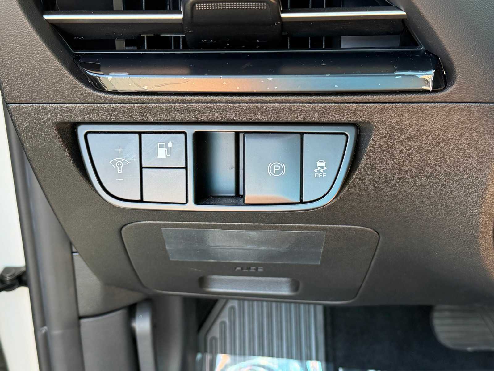 Thumbnail: 2024 Kia EV6 - 11