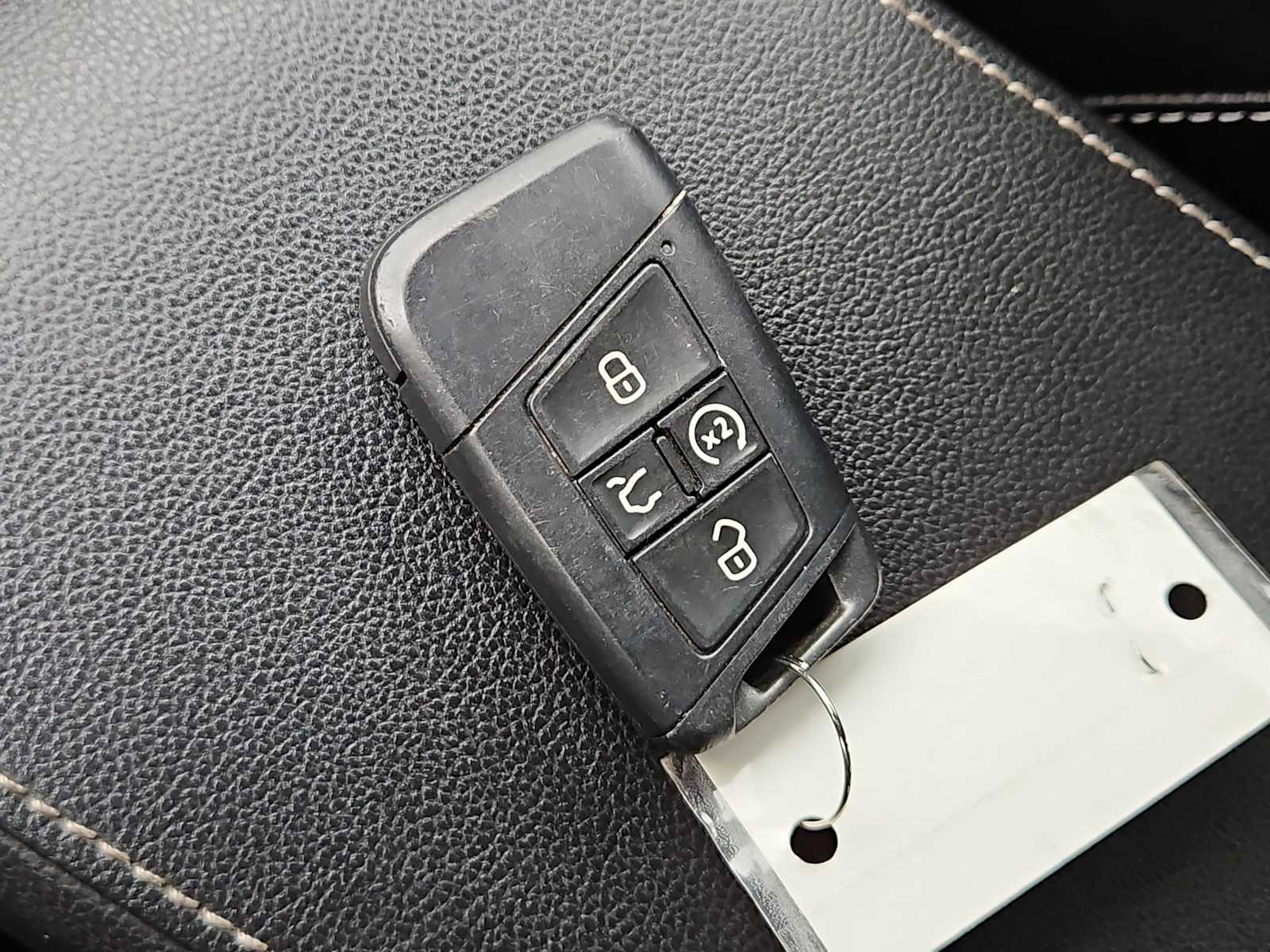 Thumbnail: 2022 Volkswagen Taos - 33