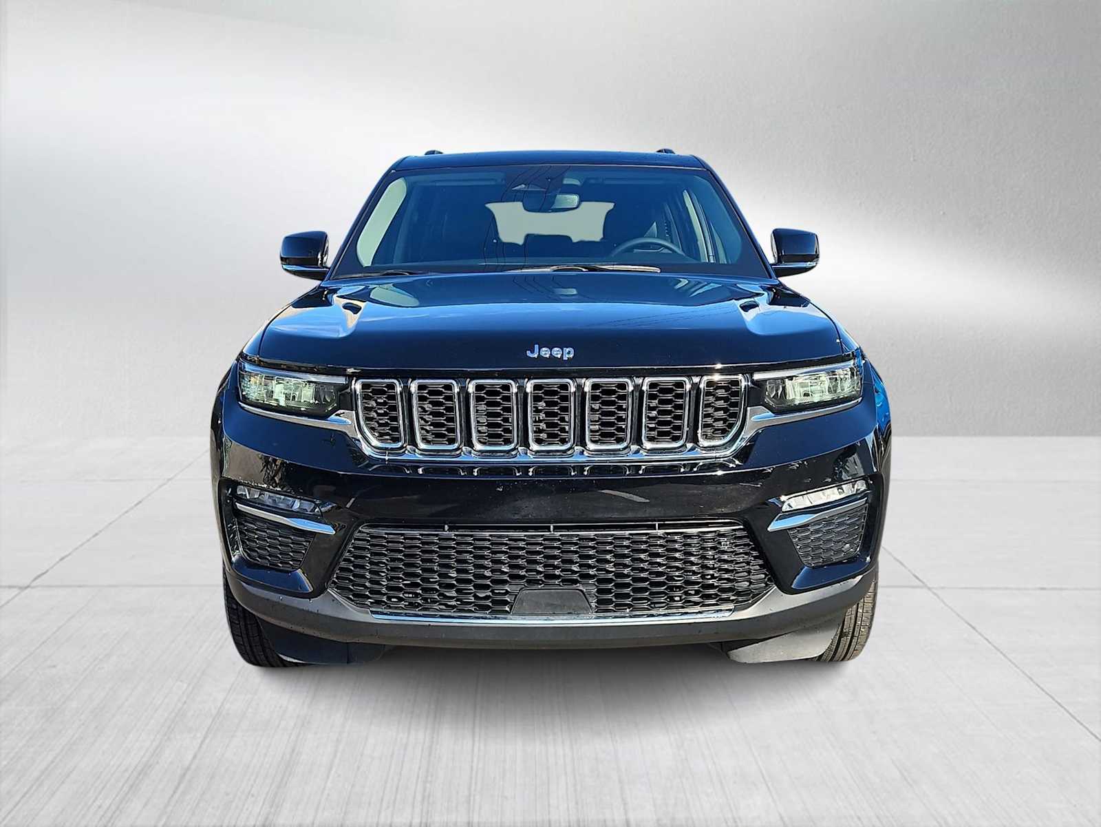 Thumbnail: 2023 Jeep Grand Cherokee - 3