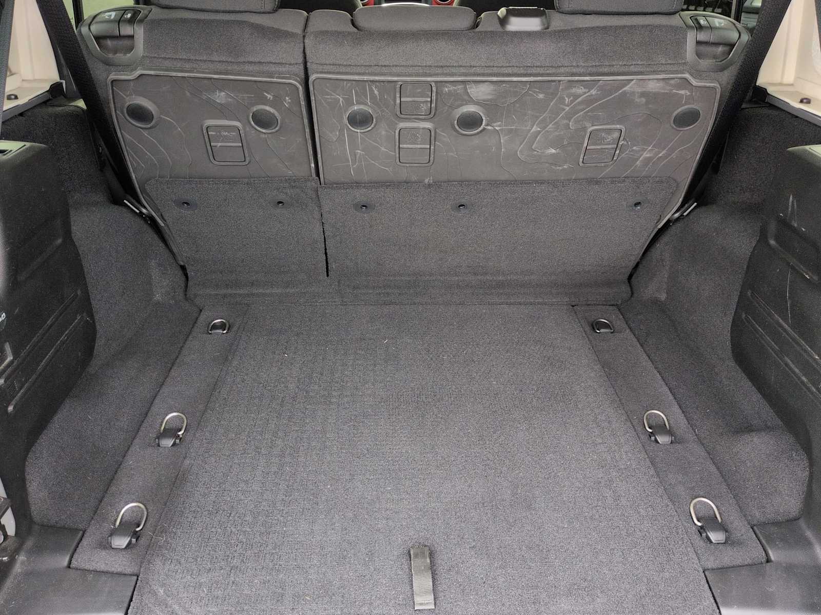 Thumbnail: 2021 Jeep Wrangler - 34