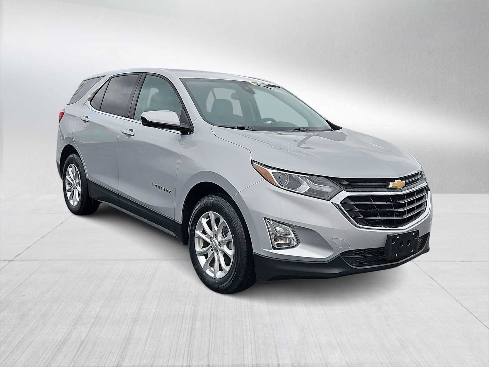 2020 Chevrolet Equinox LT photo 3