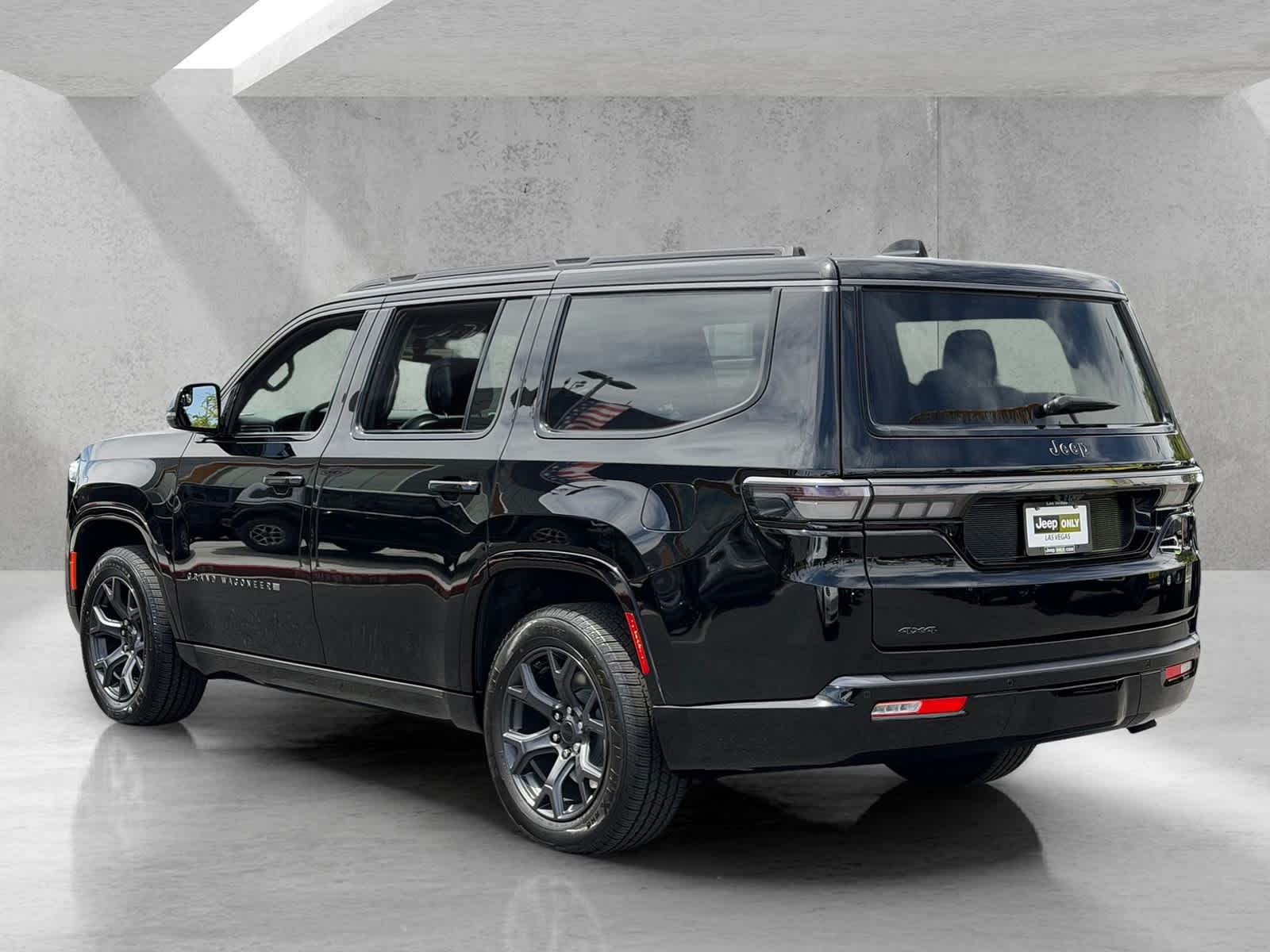 Thumbnail: 2026 Jeep Grand Wagoneer - 3
