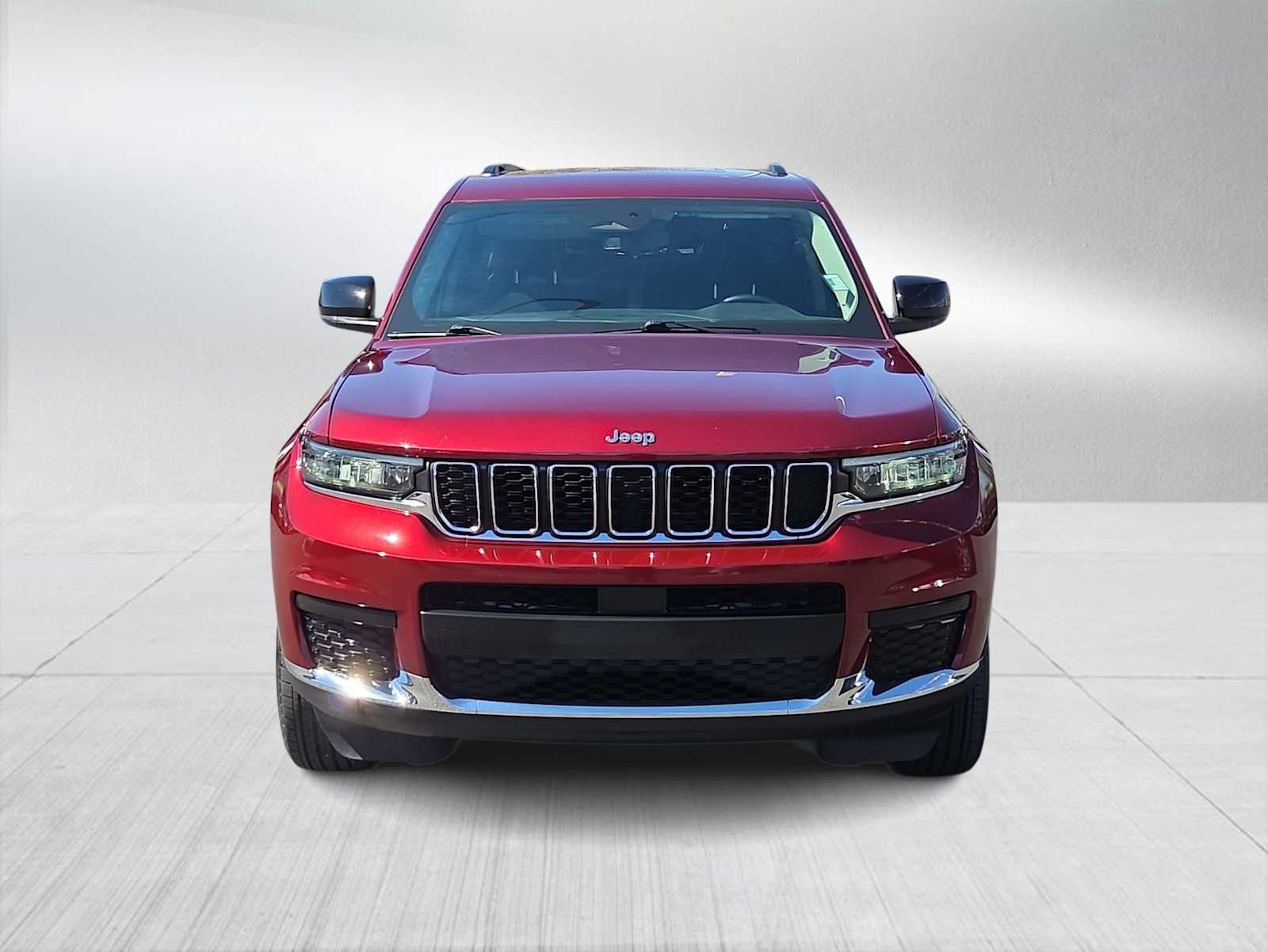 2022 Jeep Grand Cherokee Laredo photo 3