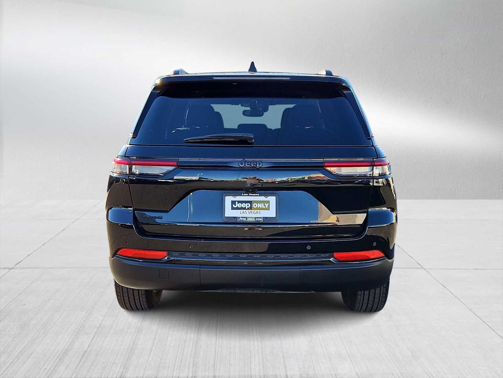 Thumbnail: 2024 Jeep Grand Cherokee - 7