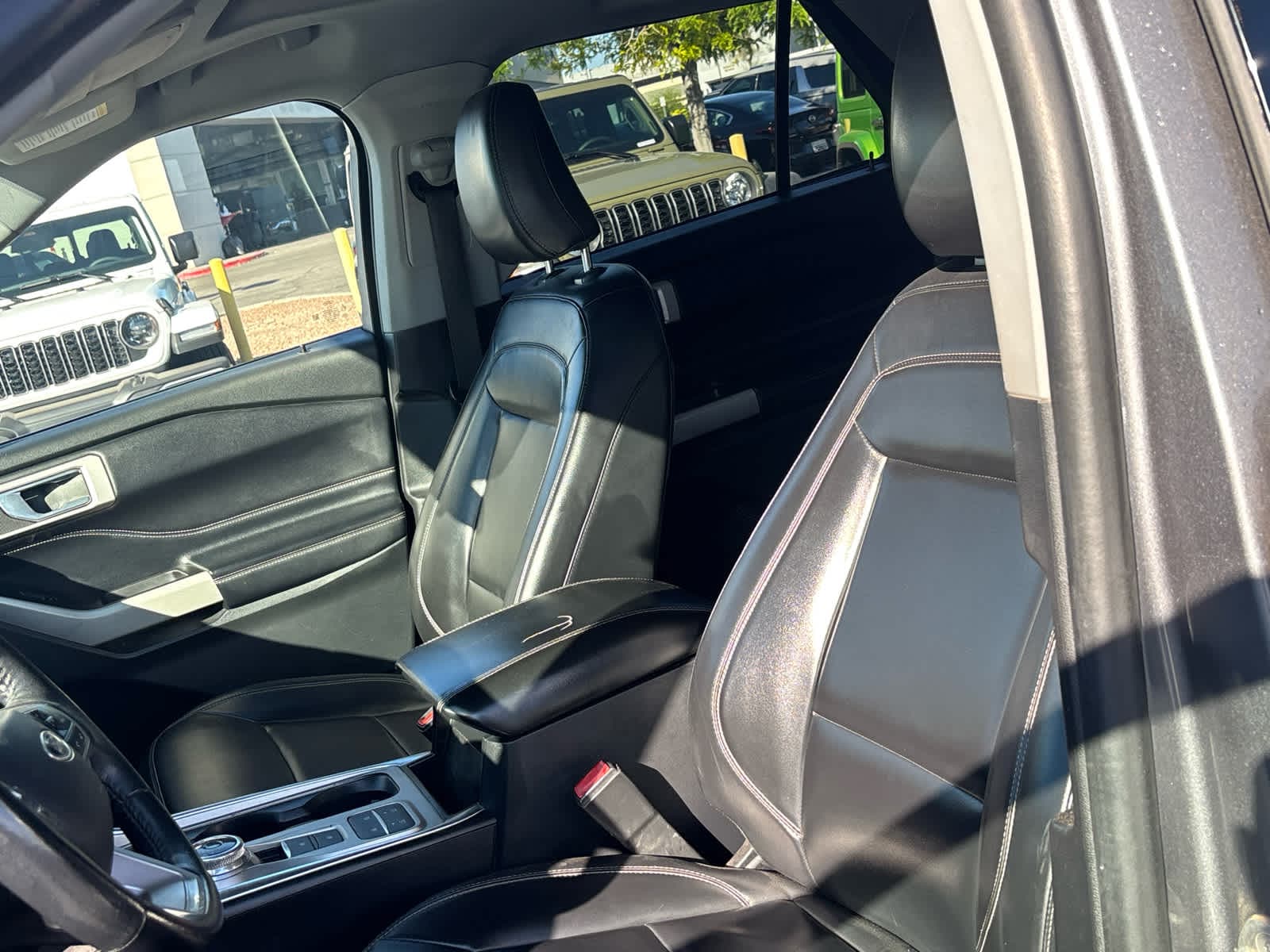 Thumbnail: 2021 Ford Explorer - 30