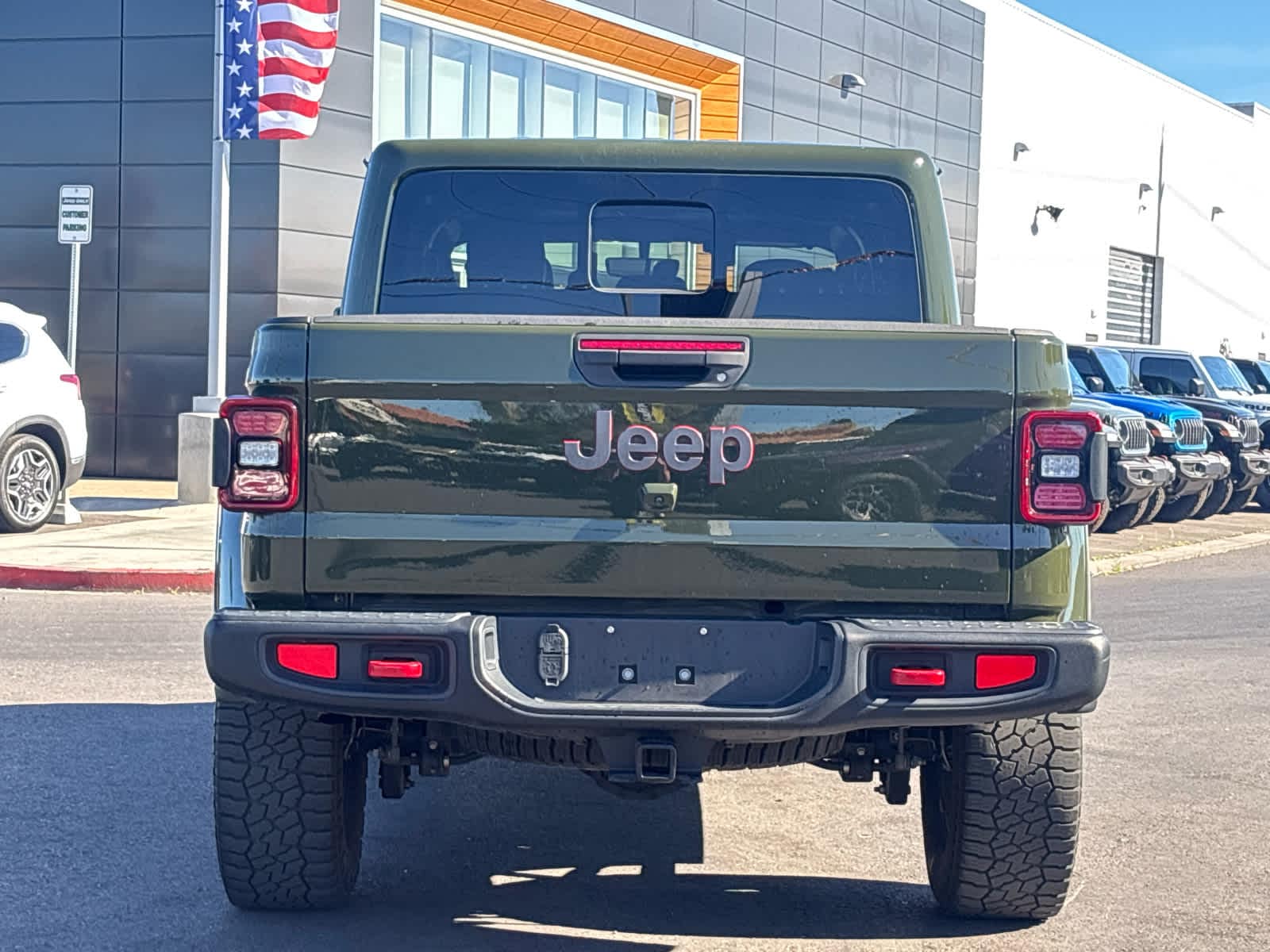 Thumbnail: 2022 Jeep Gladiator - 12