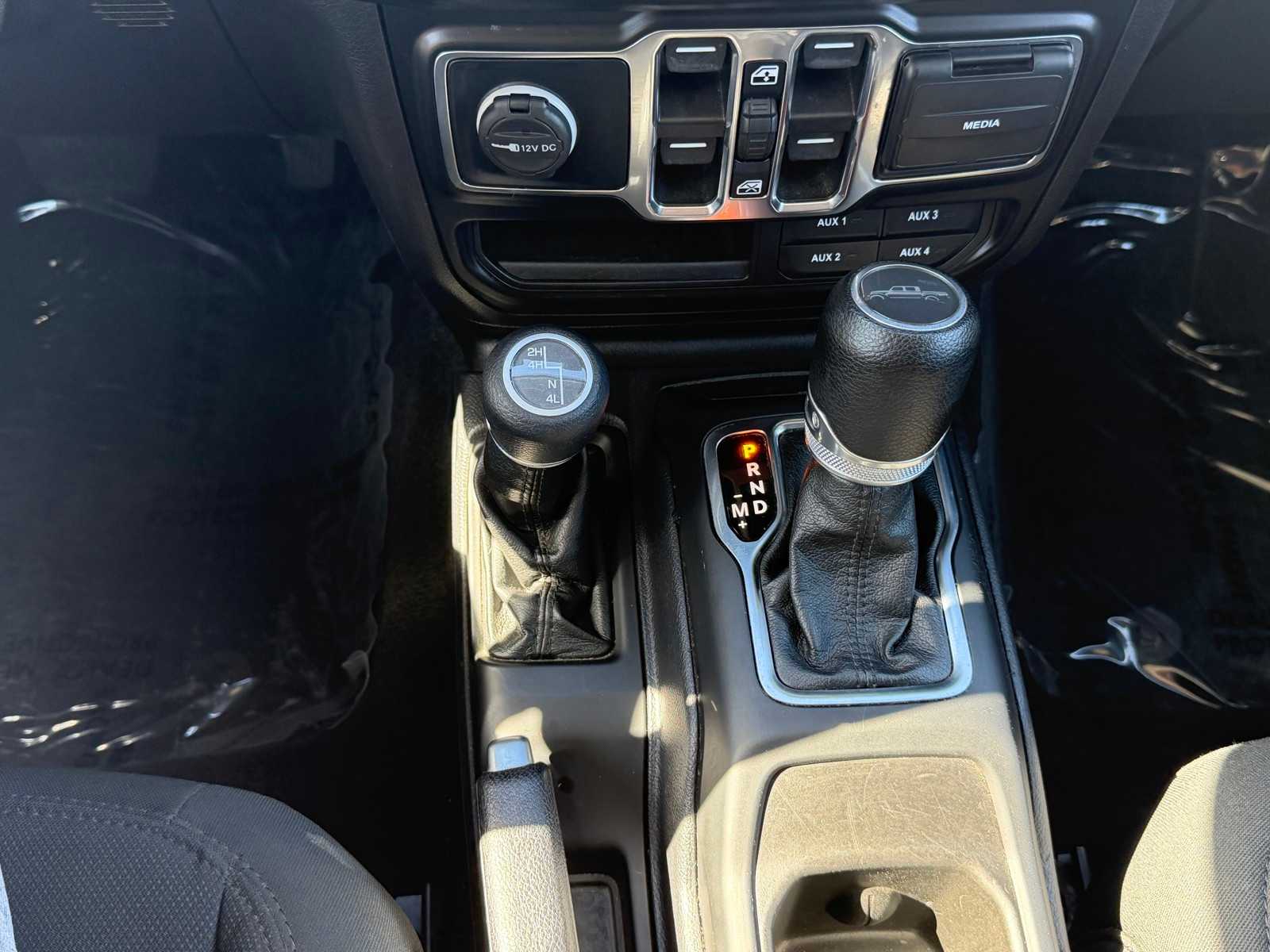 Thumbnail: 2021 Jeep Gladiator - 15