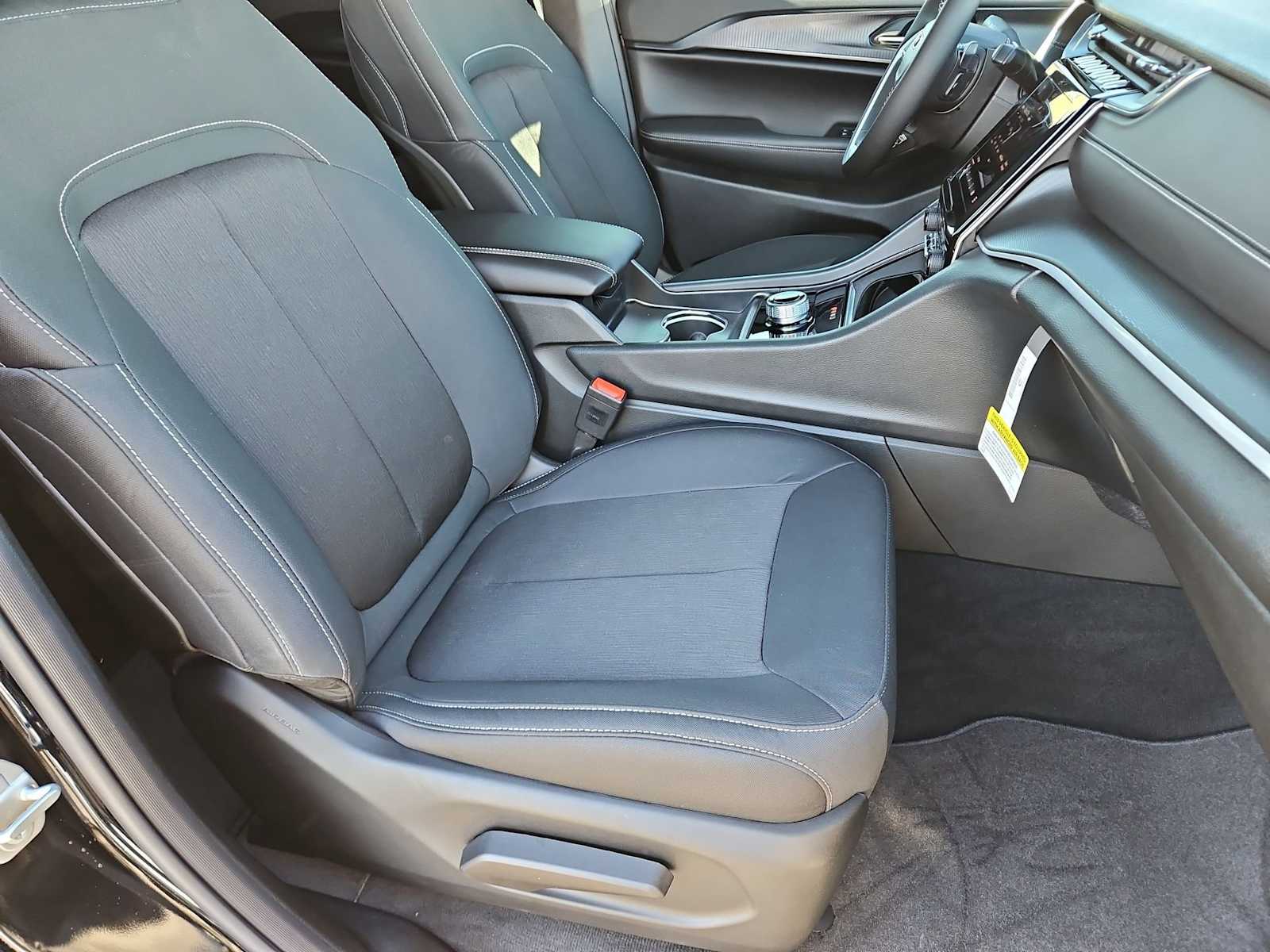 Thumbnail: 2026 Jeep Grand Cherokee - 22