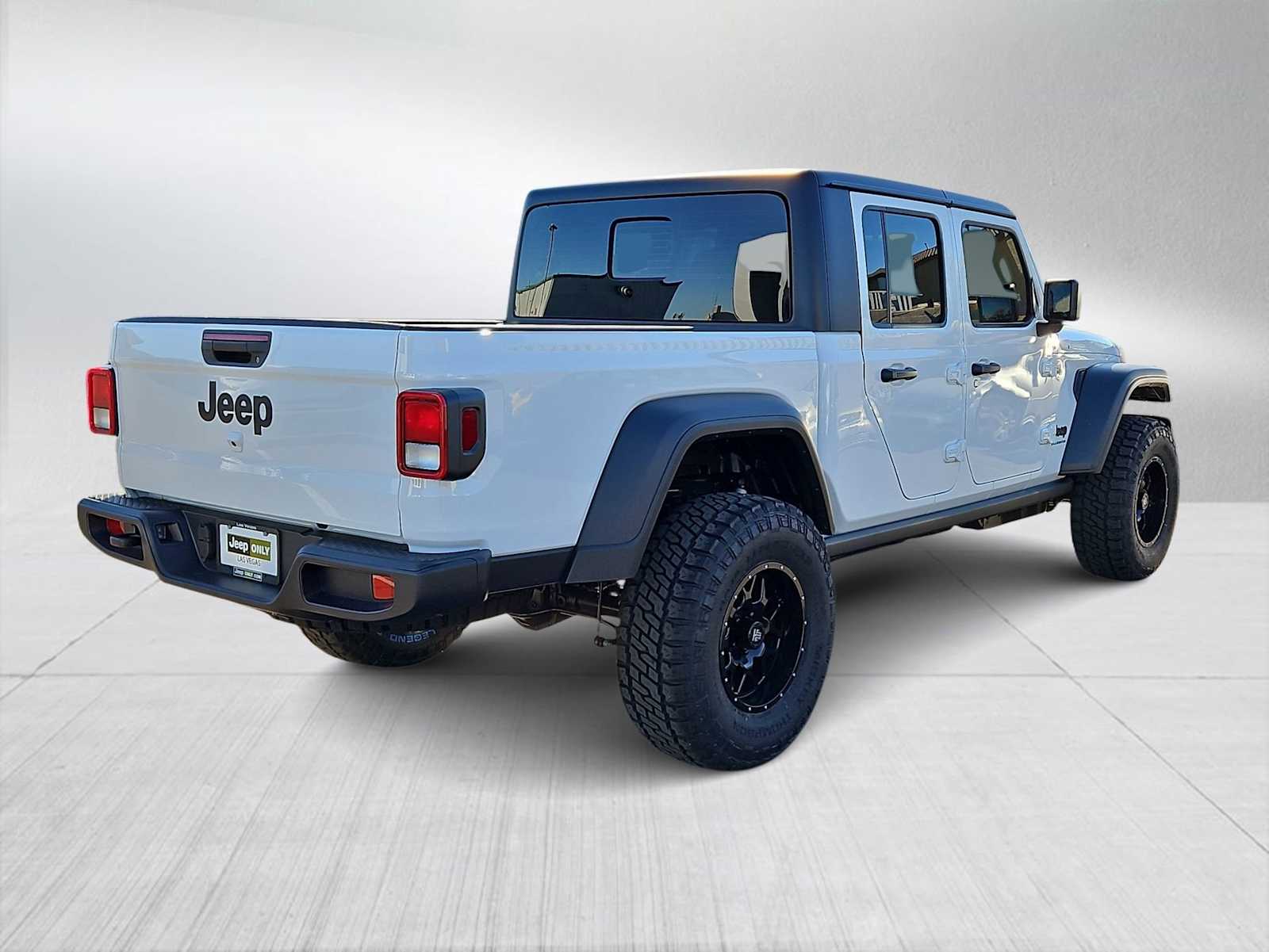 Thumbnail: 2026 Jeep Gladiator - 8