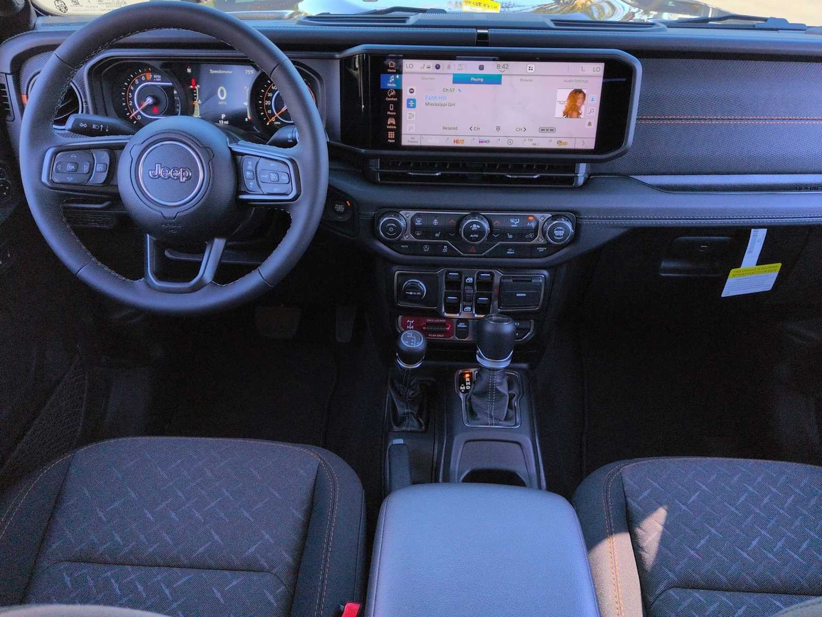 Thumbnail: 2025 Jeep Gladiator - 15