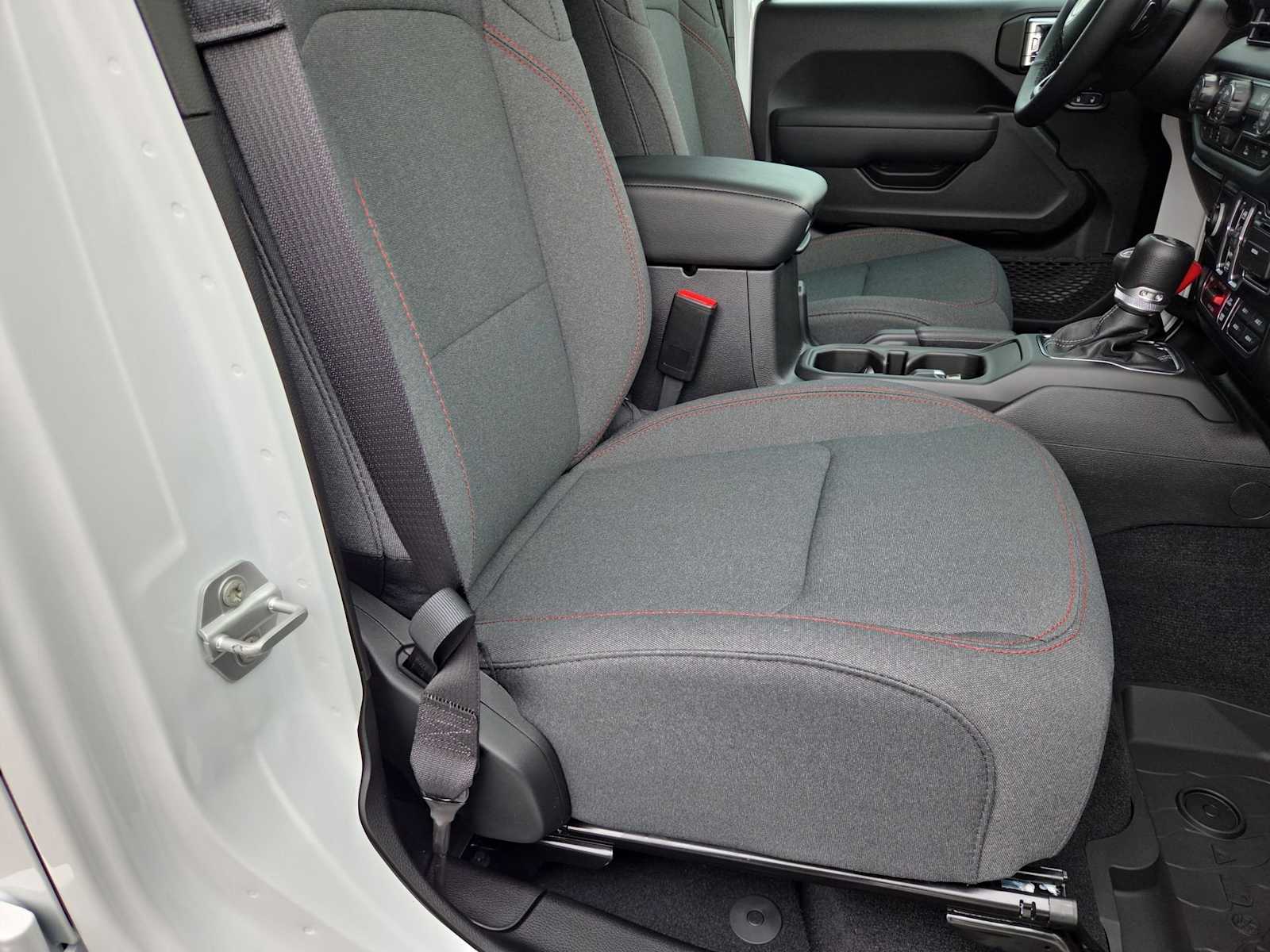 Thumbnail: 2025 Jeep Wrangler - 23