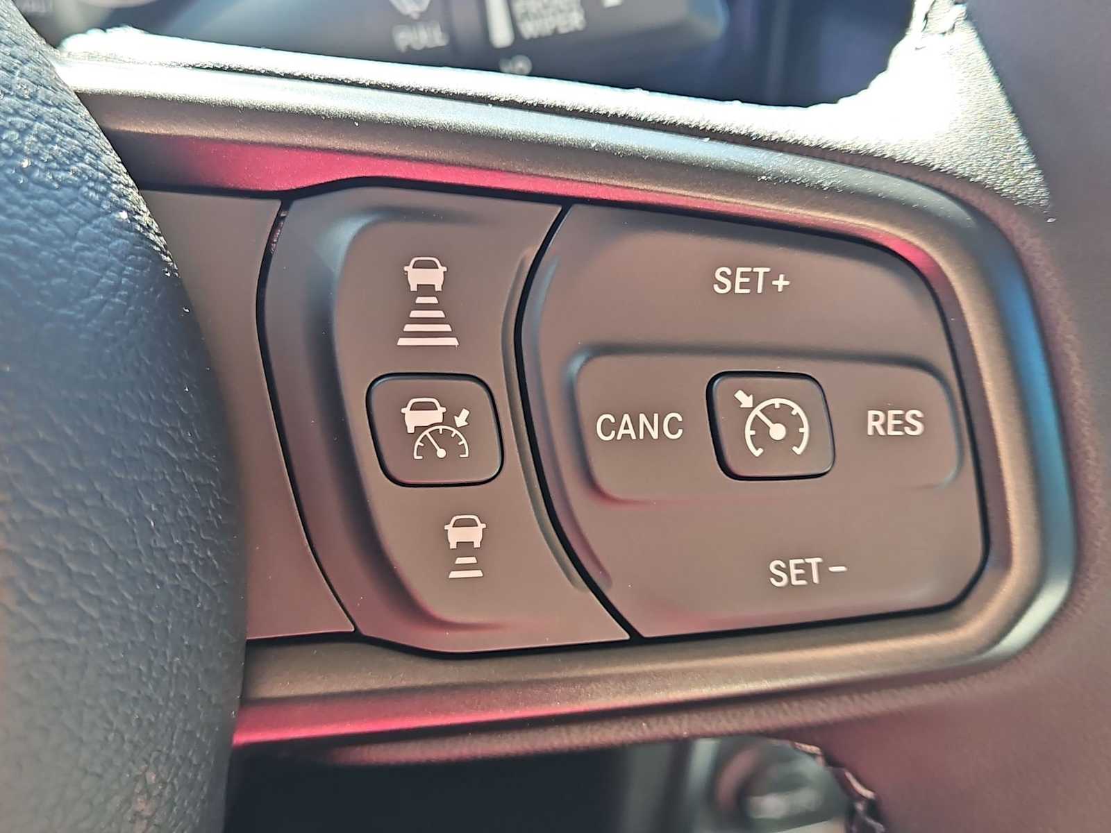 Thumbnail: 2025 Jeep Gladiator - 21