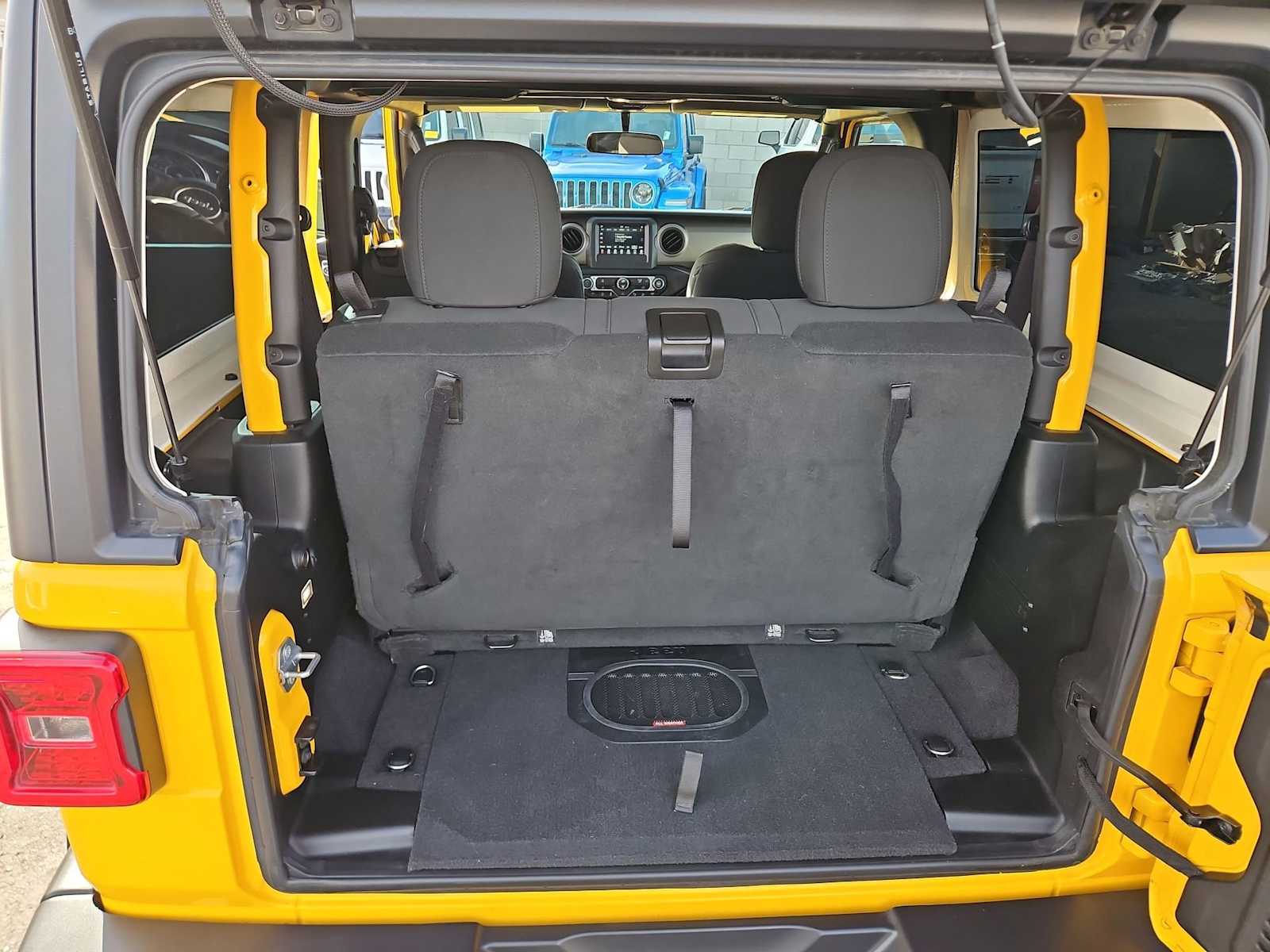 Thumbnail: 2021 Jeep Wrangler - 30