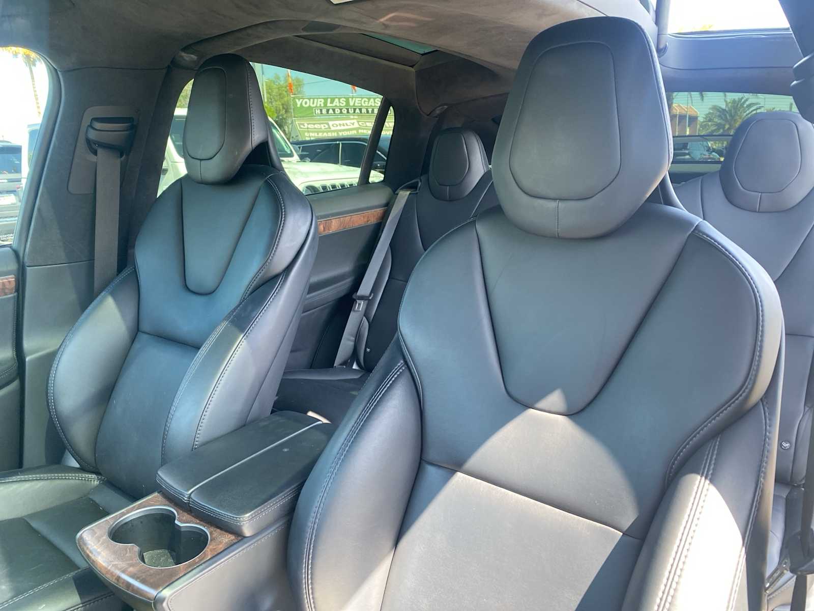 Thumbnail: 2019 Tesla Model X - 16