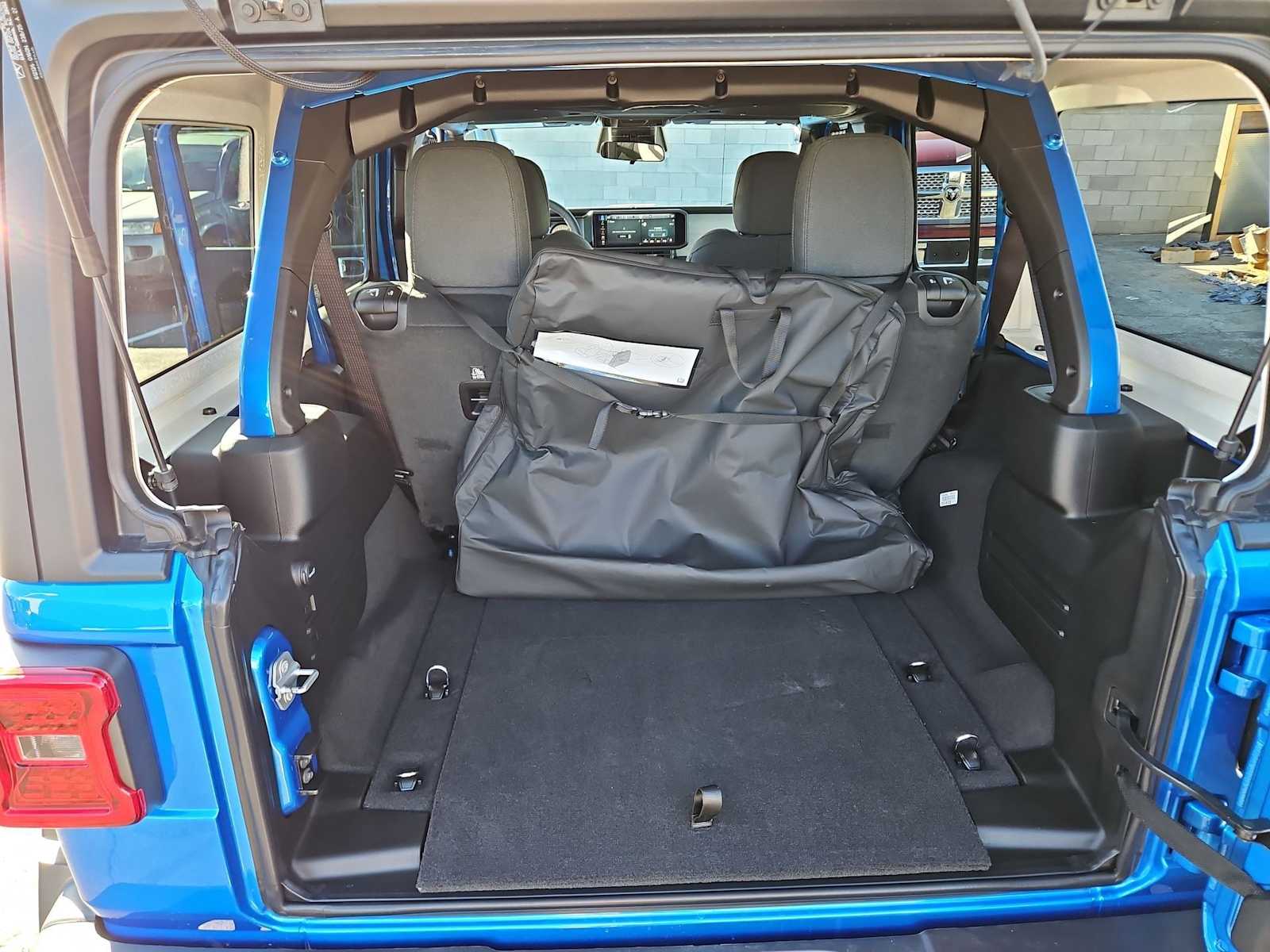 2026 Jeep Wrangler 4-Door Willys - Photo 31