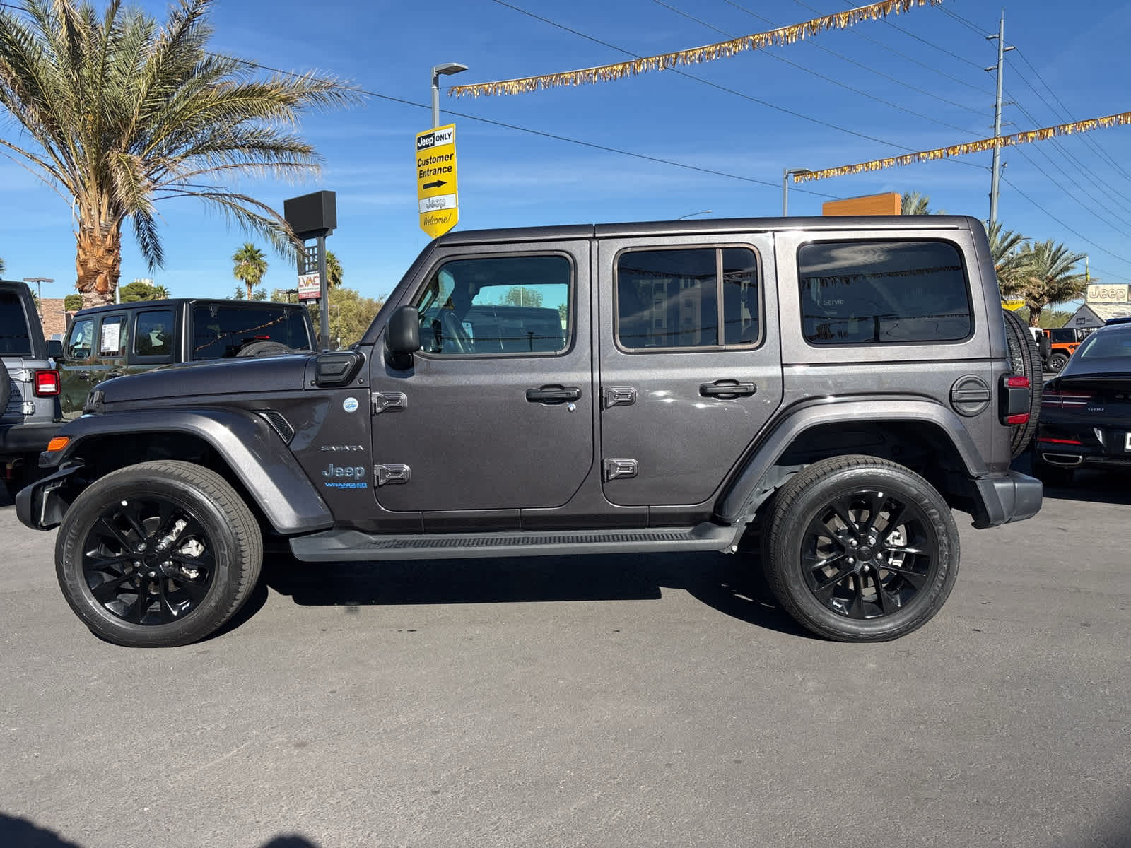 Thumbnail: 2021 Jeep Wrangler - 8