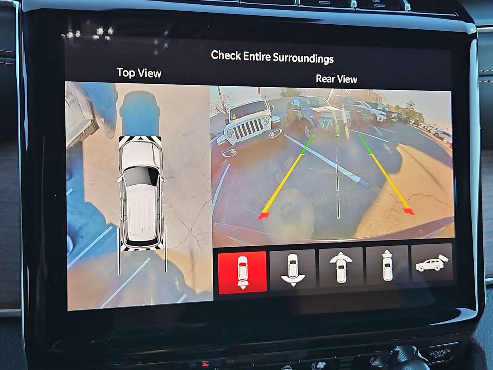 Thumbnail: 2022 Jeep Grand Cherokee - 31