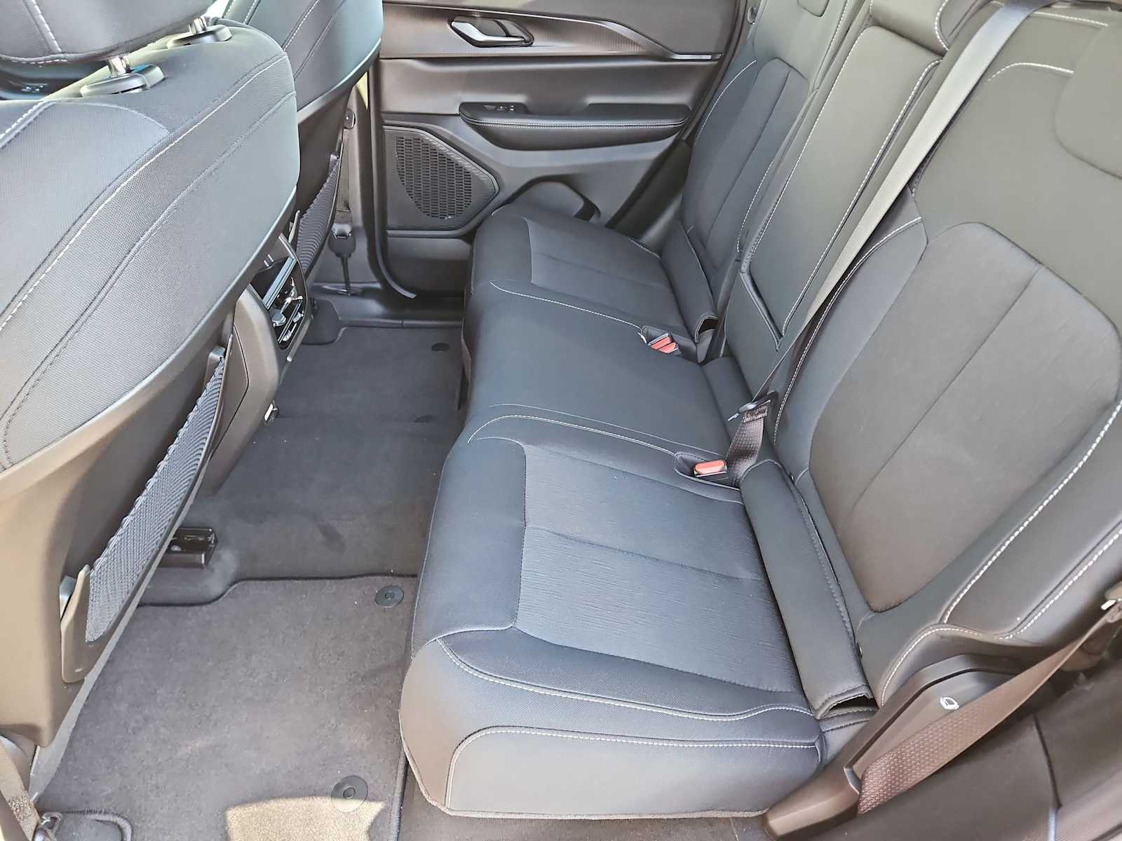 Thumbnail: 2026 Jeep Grand Cherokee - 20