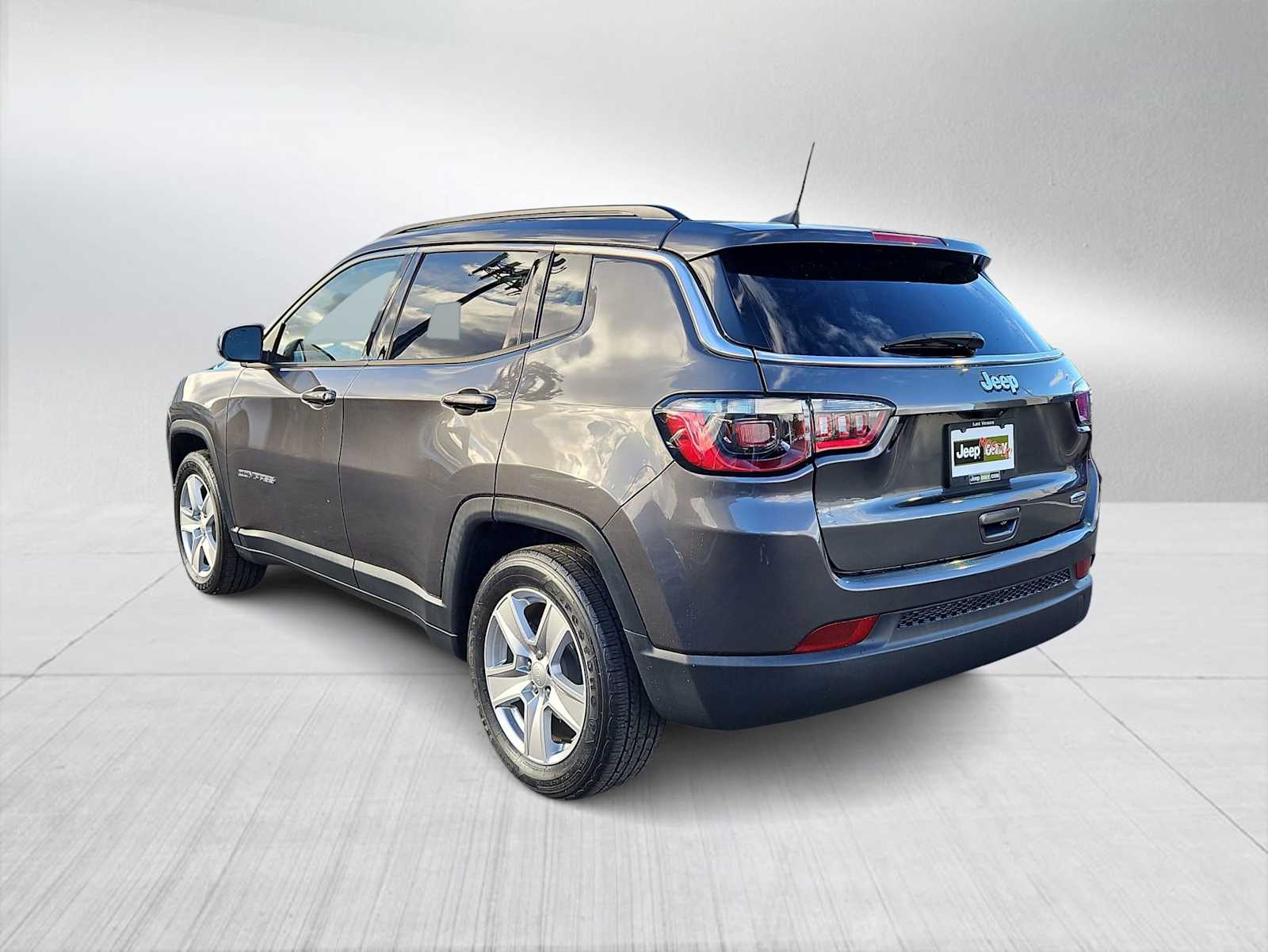 Thumbnail: 2022 Jeep Compass - 6