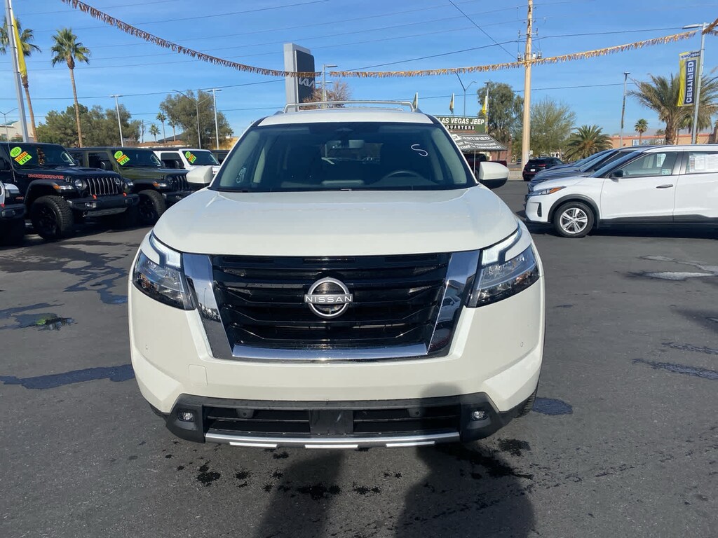 Used 2024 Nissan Pathfinder SL SUV