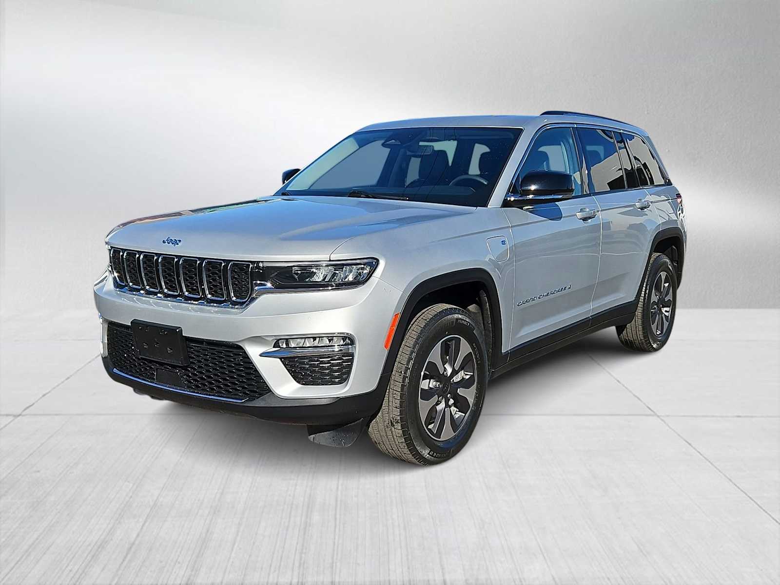 Thumbnail: 2023 Jeep Grand Cherokee - 4