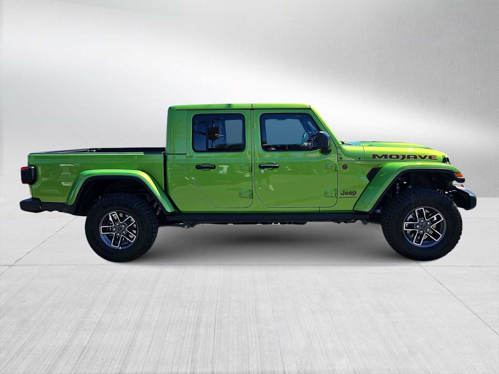 Thumbnail: 2025 Jeep Gladiator - 9