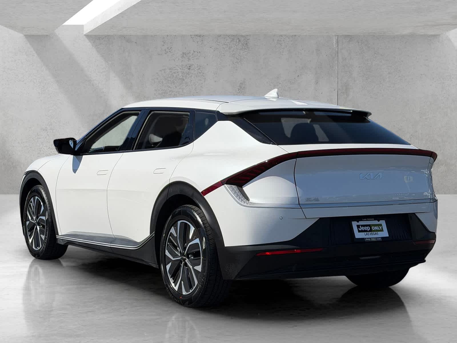 Thumbnail: 2024 Kia EV6 - 3