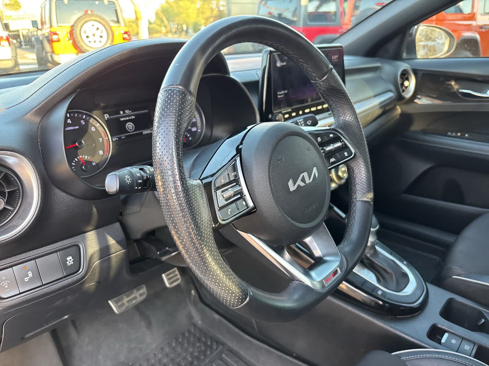 Thumbnail: 2022 Kia Forte - 9