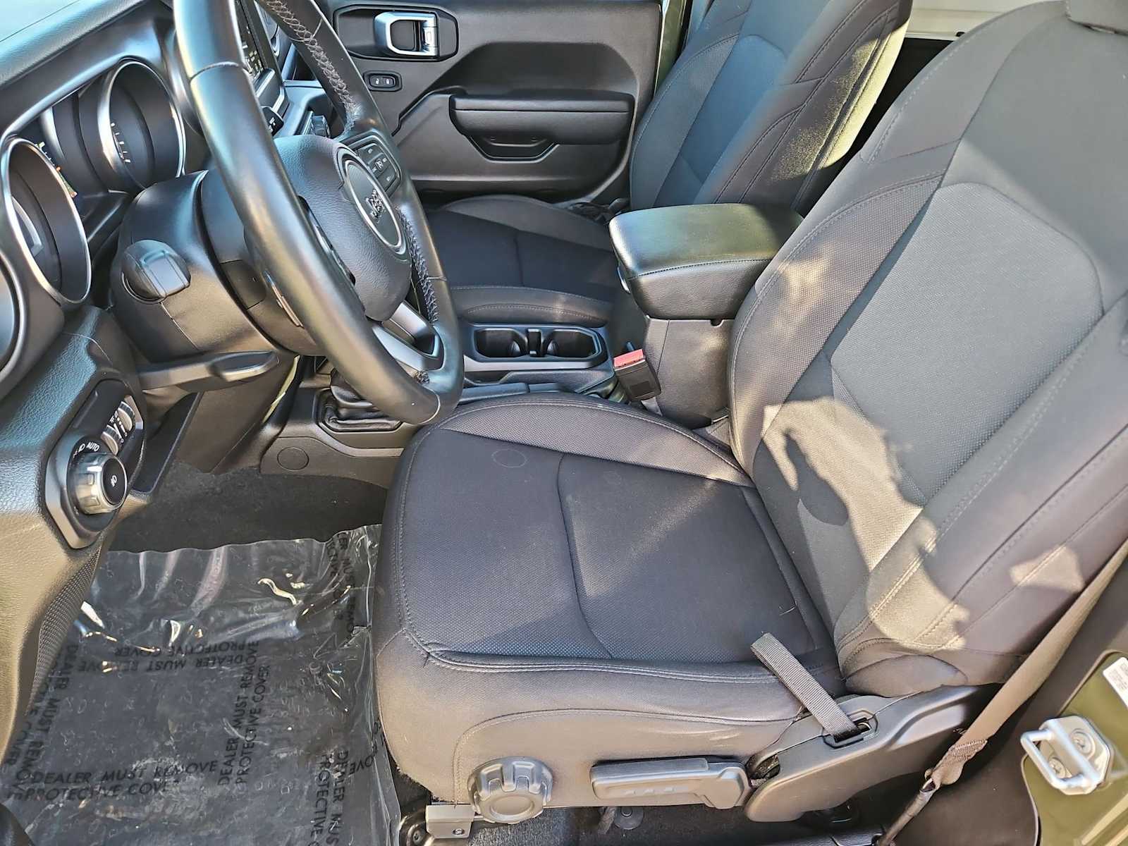 Thumbnail: 2022 Jeep Wrangler - 16