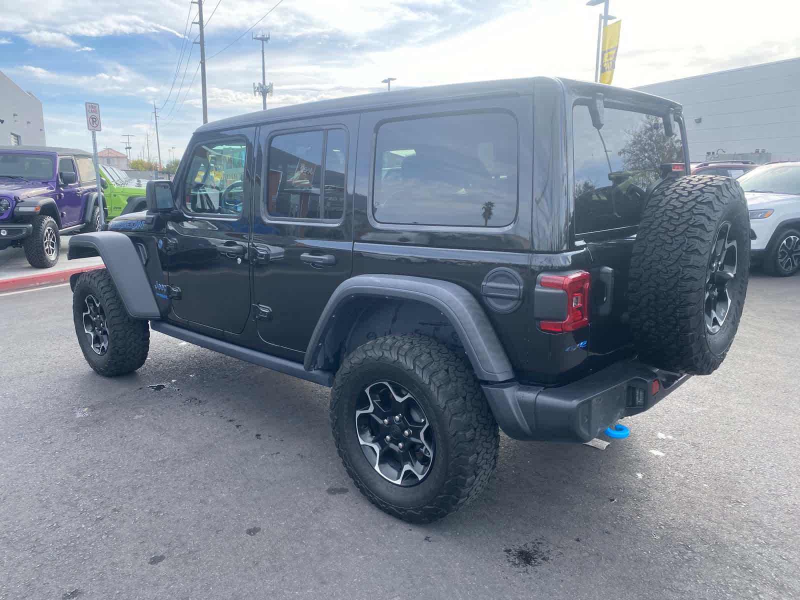 Thumbnail: 2021 Jeep Wrangler - 13