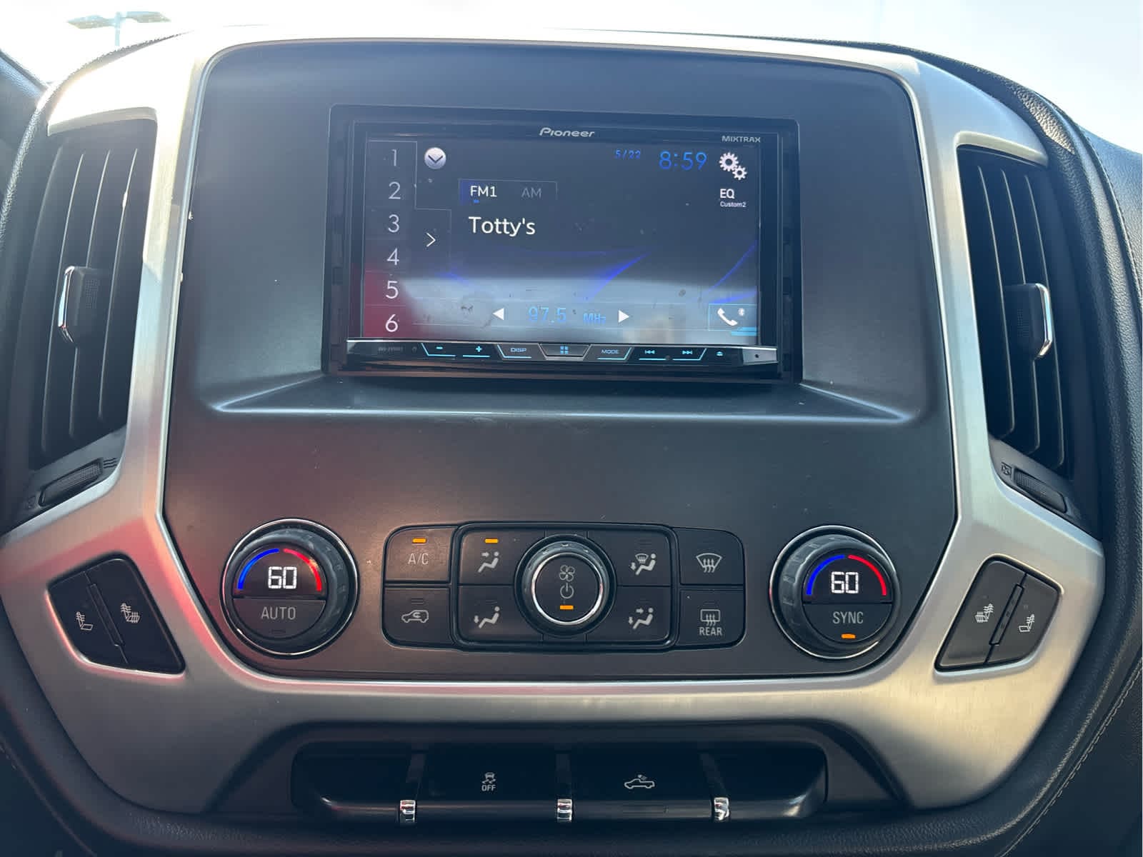 Thumbnail: 2015 GMC Sierra 1500 - 26