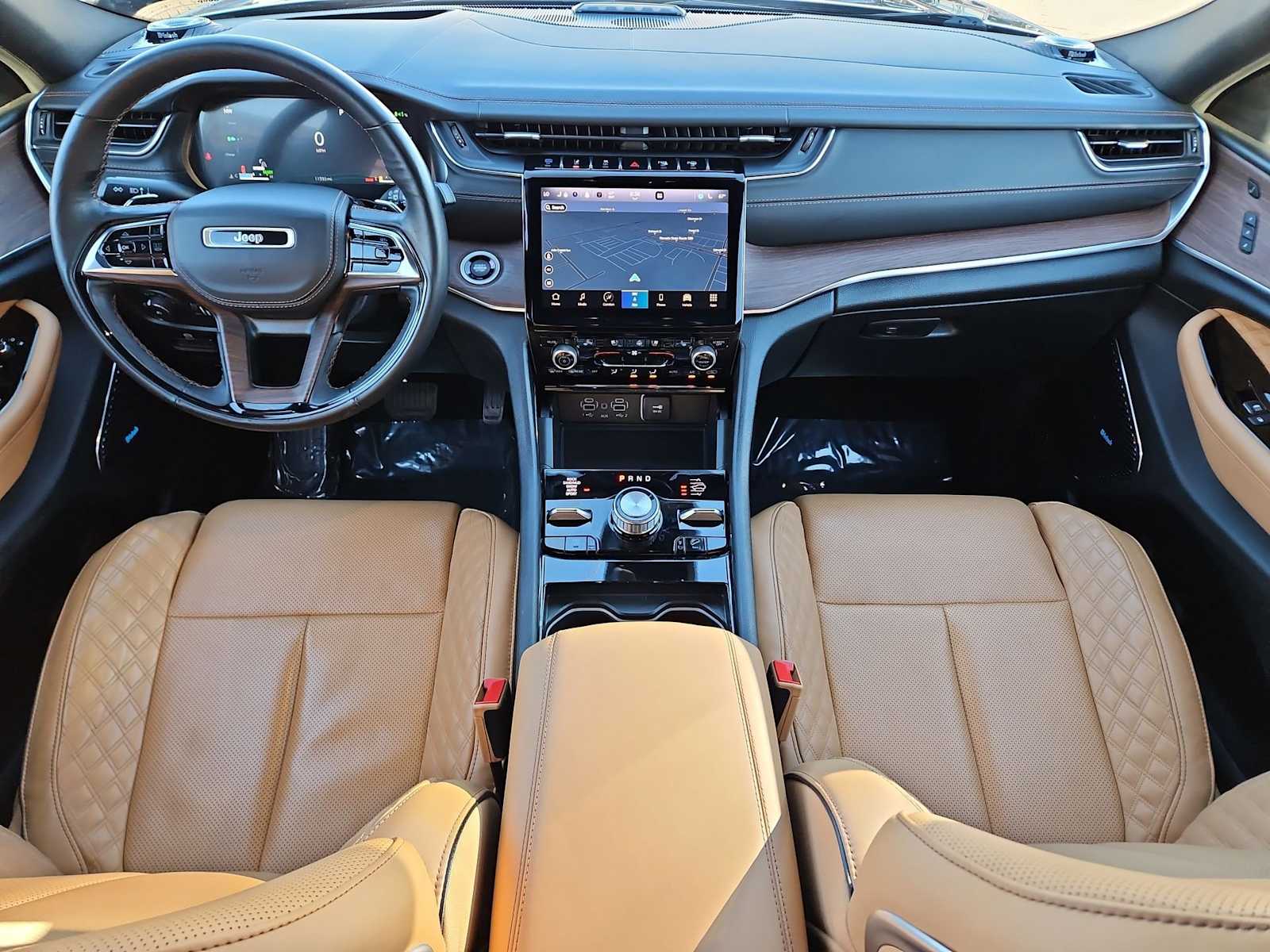 Thumbnail: 2022 Jeep Grand Cherokee - 16