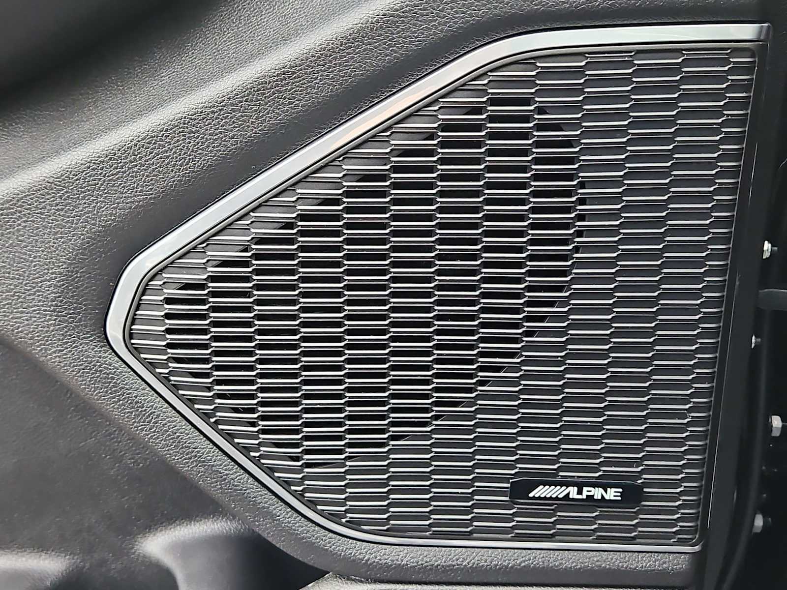 Thumbnail: 2023 Jeep Grand Cherokee - 32