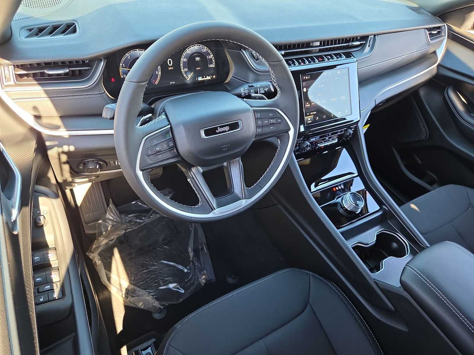 Thumbnail: 2025 Jeep Grand Cherokee - 10