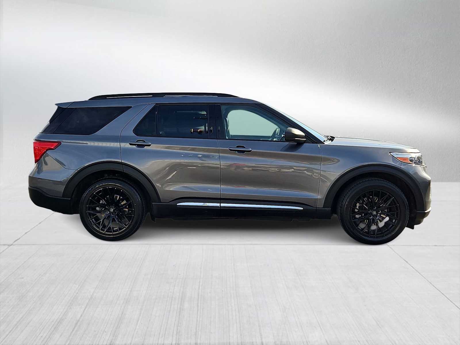 Thumbnail: 2021 Ford Explorer - 17