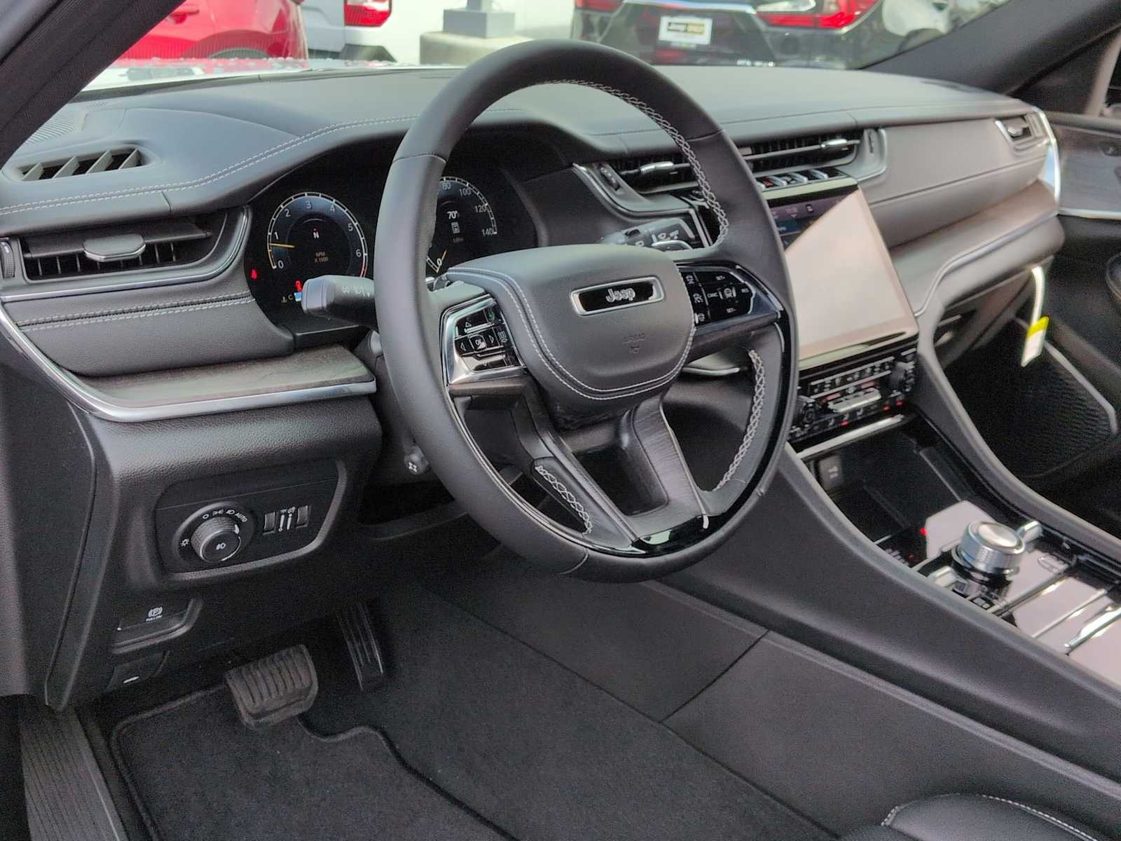 Thumbnail: 2025 Jeep Grand Cherokee - 10